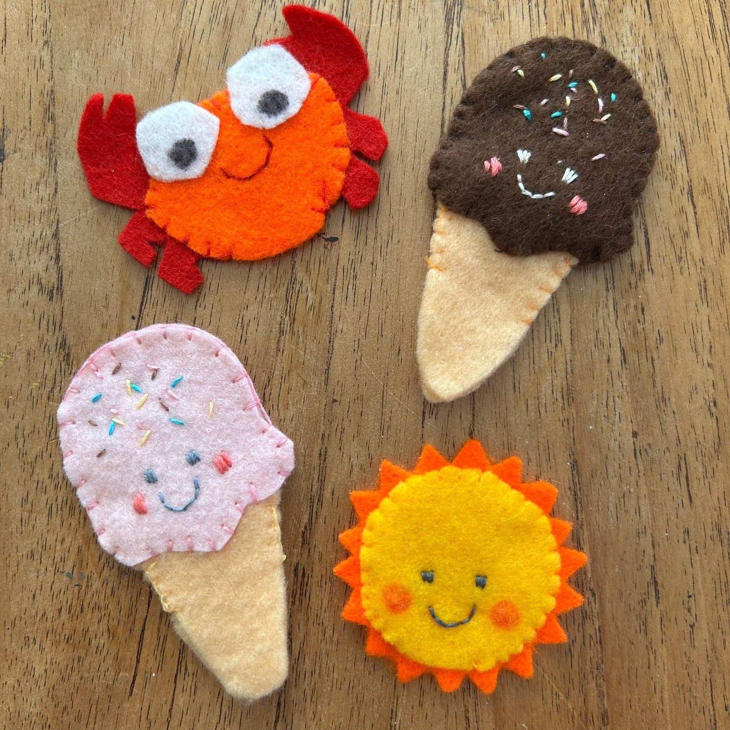 Set of 4 Hand Made Summer / Beach Theme Finger Puppets. Crab, Ice Creams, Sun. Cute And Smiley!