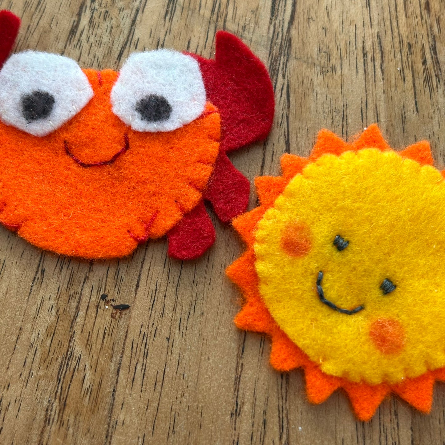 Set of 4 Hand Made Summer / Beach Theme Finger Puppets. Crab, Ice Creams, Sun. Cute And Smiley!