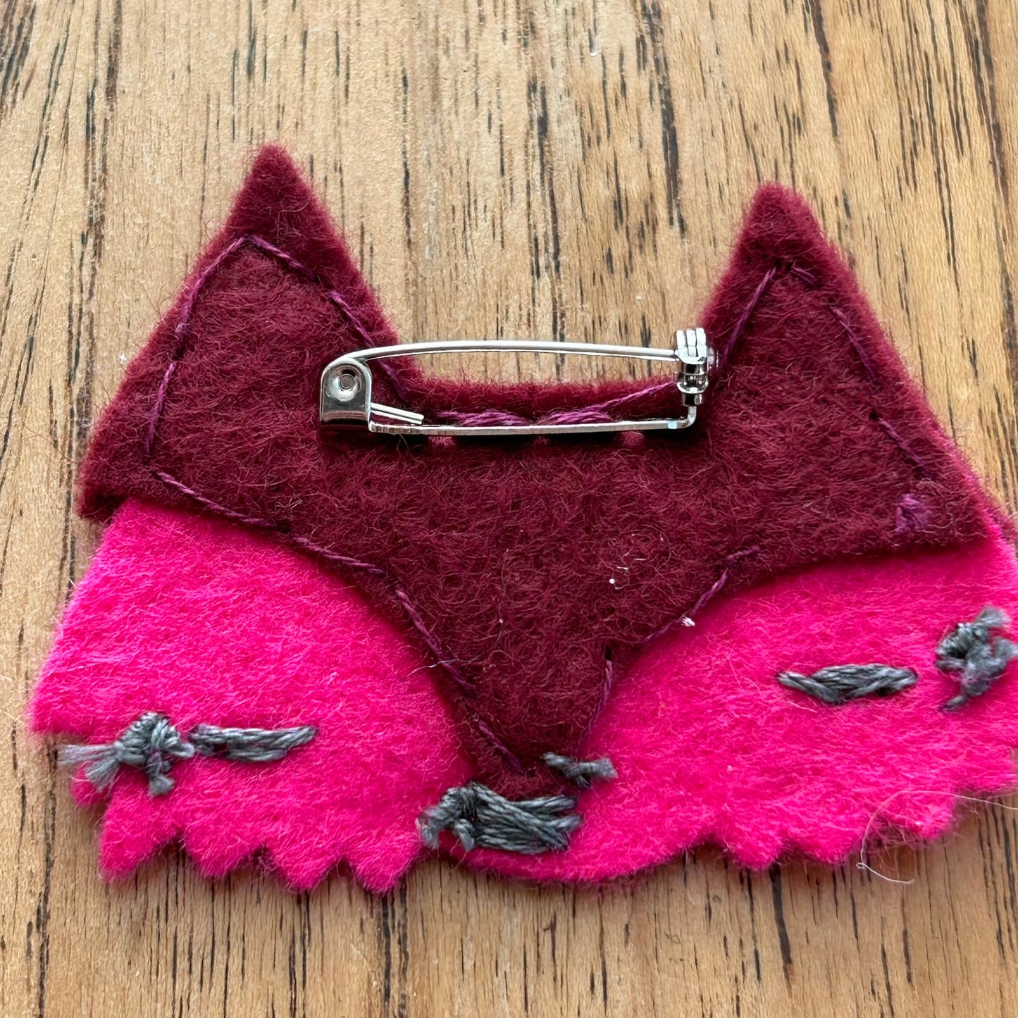 Handmade Felt Brooch / Badge. Fox design. Retro Vintage Style. Made in UK. Woodland animal theme.