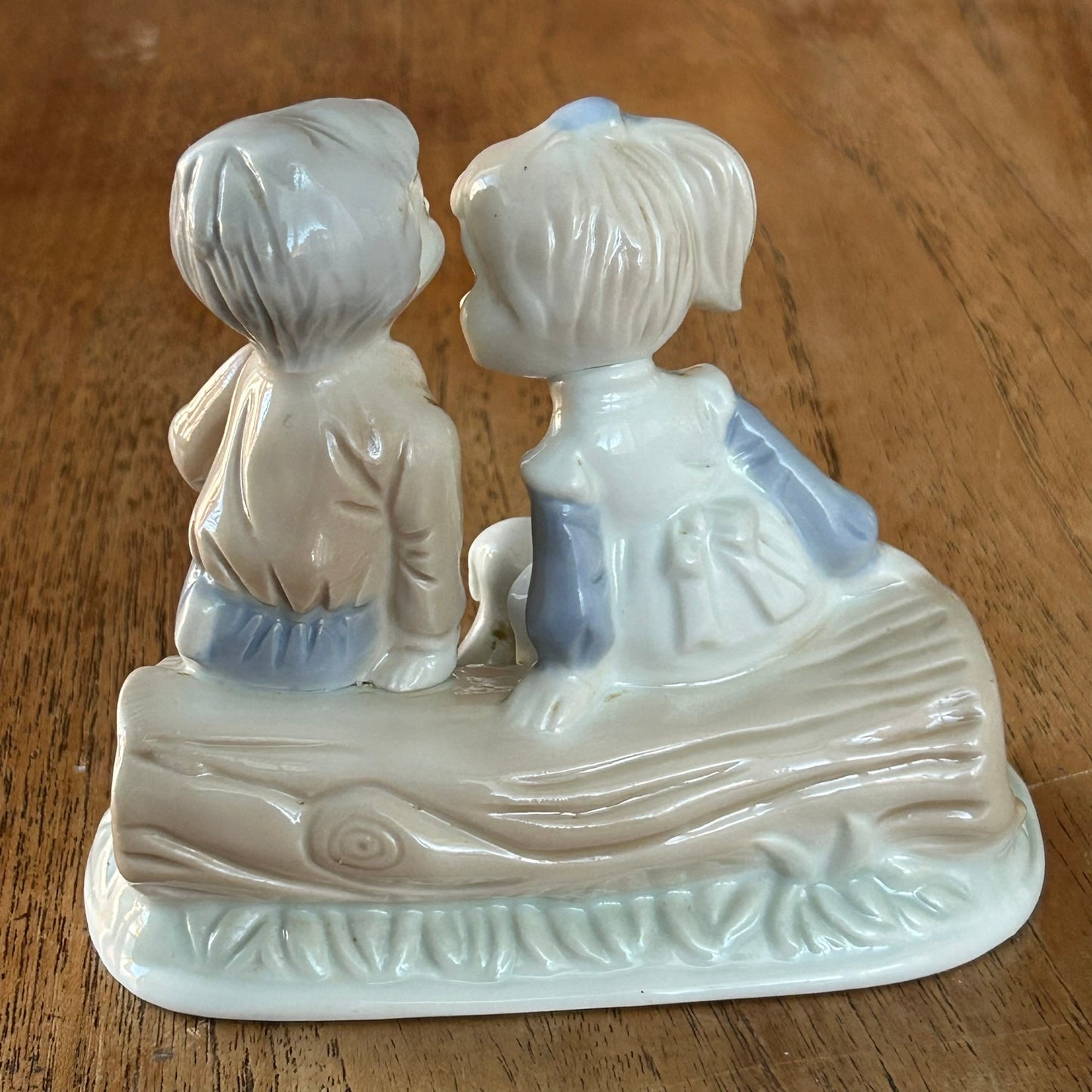 Cute vintage porcelain figurine - Girl and boy on log with puppy - First love - First kiss - Possibly Korean / Japanese