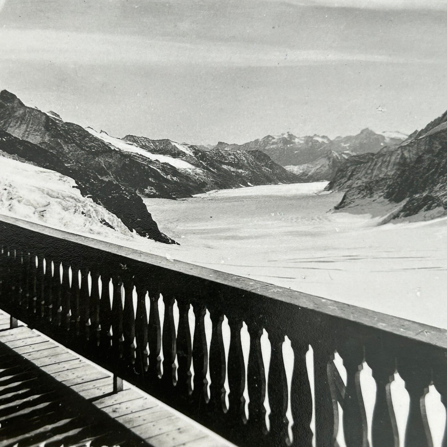 Vintage Postcard - SWITZERLAND - Jungfraujoch - Terrace with Aletsch Glacier - Black and white