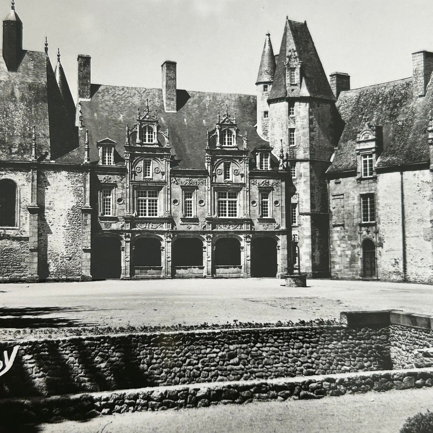 Vintage postcard - FRANCE - Chateau du Rocher, Mezangers - RP - Fancy Edge - Black and white