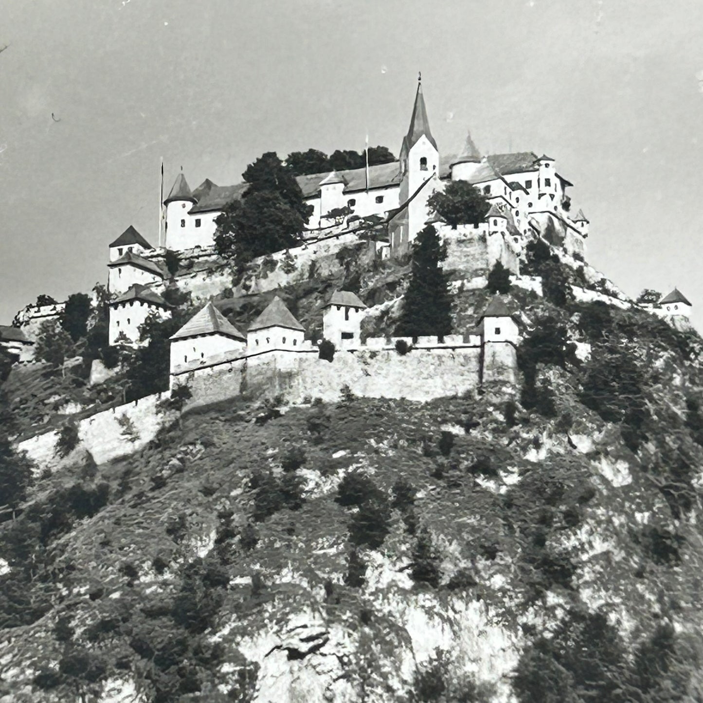 Vintage 1930s postcard - AUSTRIA - Hochosterwitz Castle, Karnten - Carinthia - Black And White - RP
