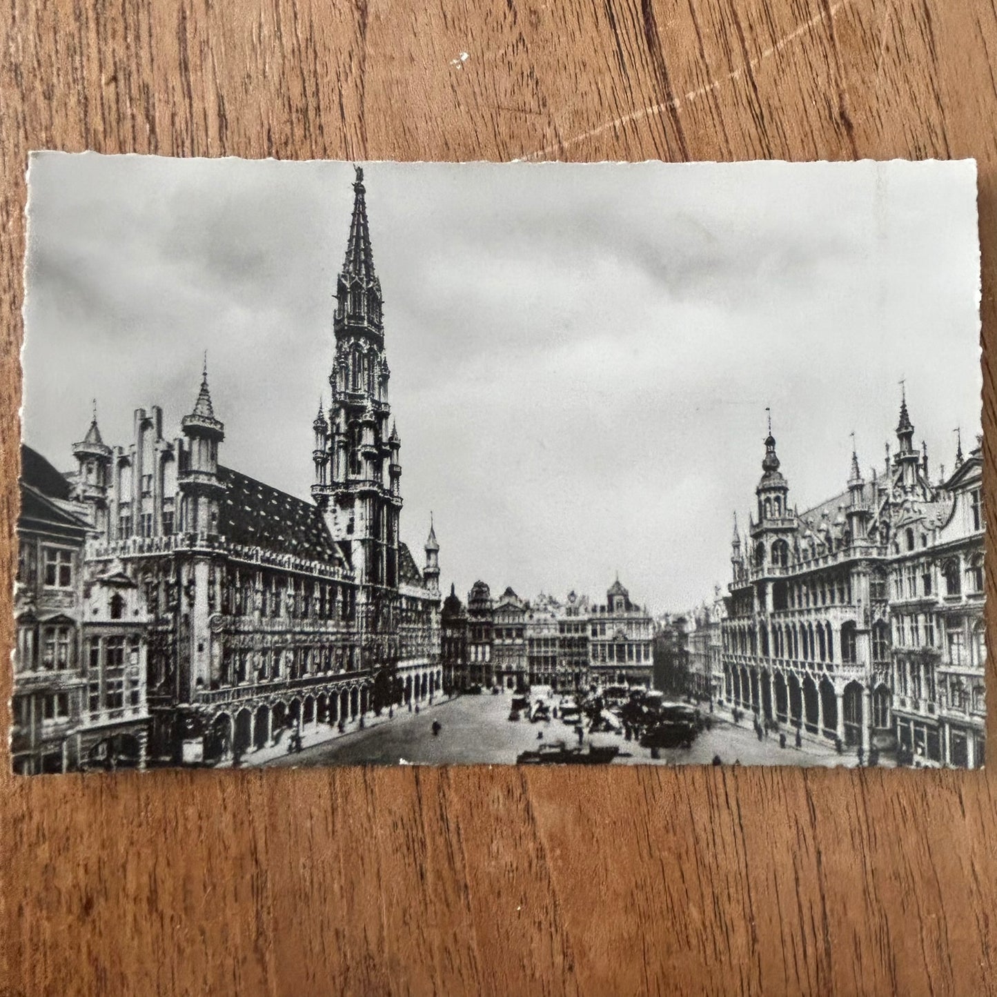 Vintage postcard - BELGIUM - Brussels - General view of Grand Place / Groote Markt - Black and white