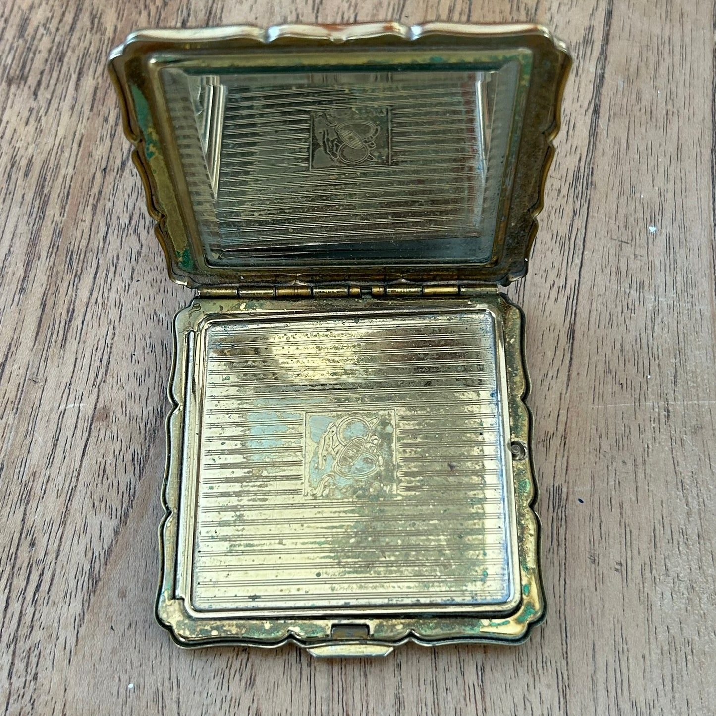 Vintage P&O Shipping Logo Powder Compact – Cruise Souvenir - 1950s to 1970s - Possibly Stratton