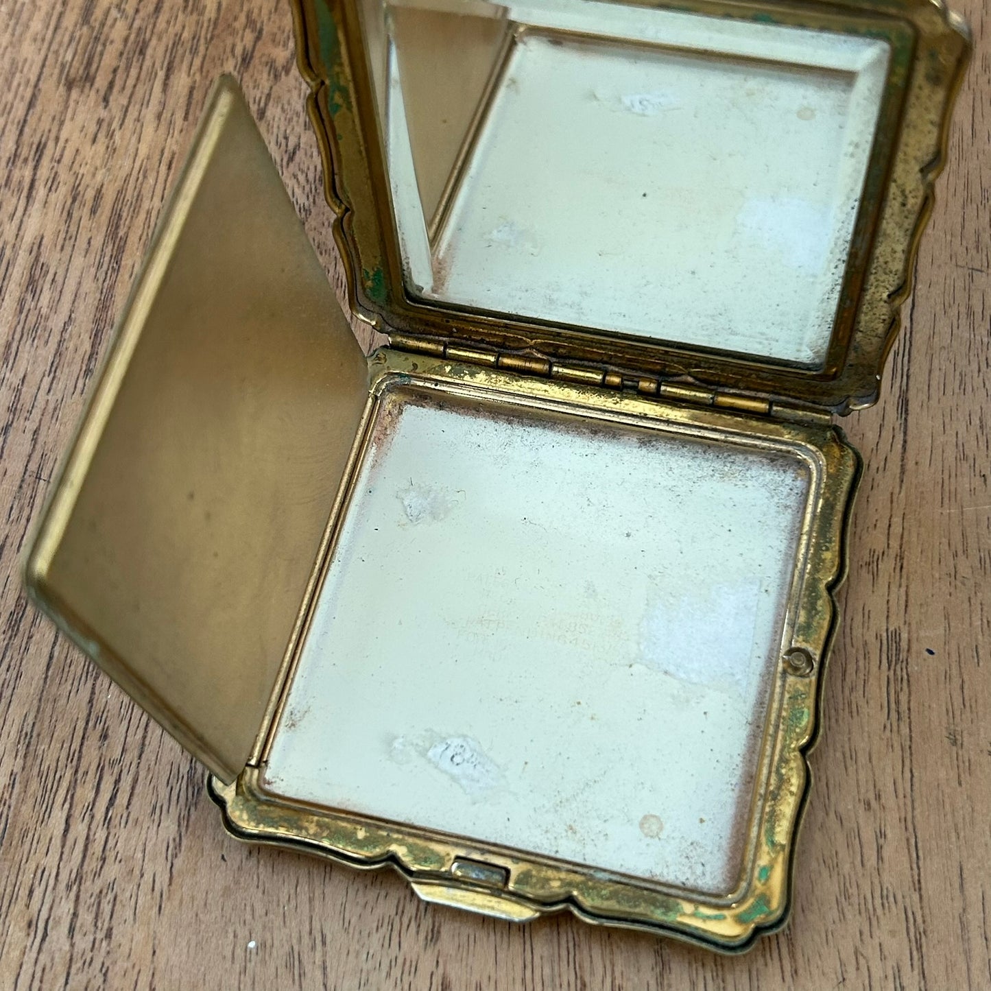 Vintage P&O Shipping Logo Powder Compact – Cruise Souvenir - 1950s to 1970s - Possibly Stratton