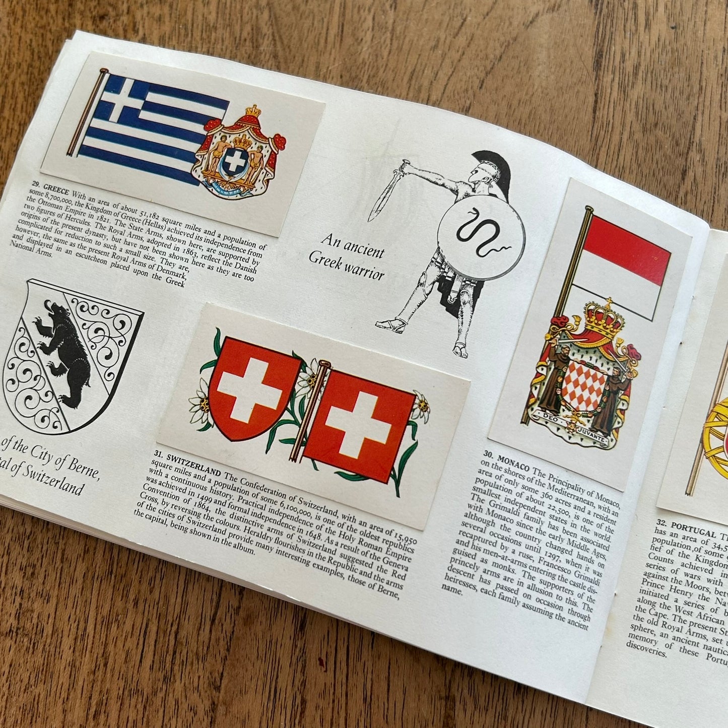 Full Set of Brooke Bond Tea Cards - Flags And Emblems Of The World - In Booklet - 1967 - VGC