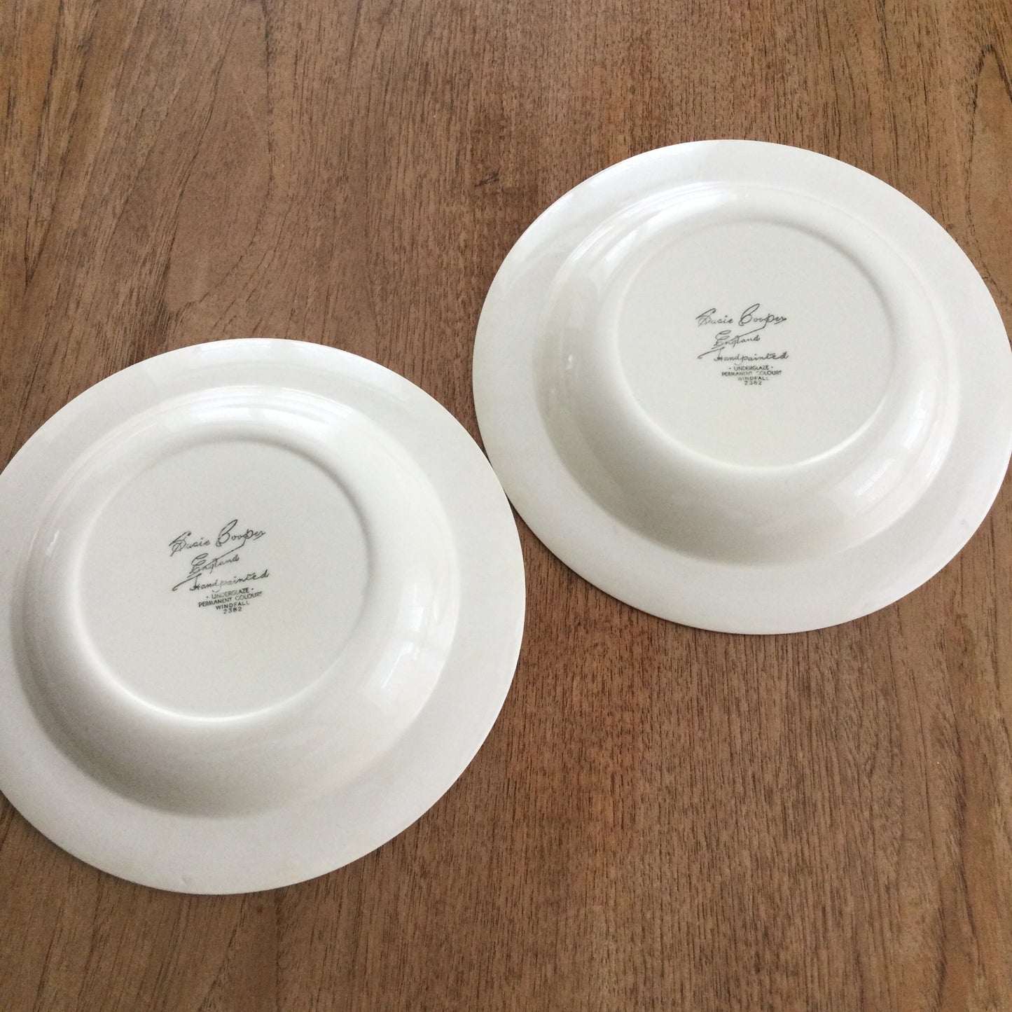 Vintage c.1930s Susie Cooper Windfall 2382 pattern pair of shallow soup / pudding / dessert dishes / bowls 9” cream brown leaf design autumnal