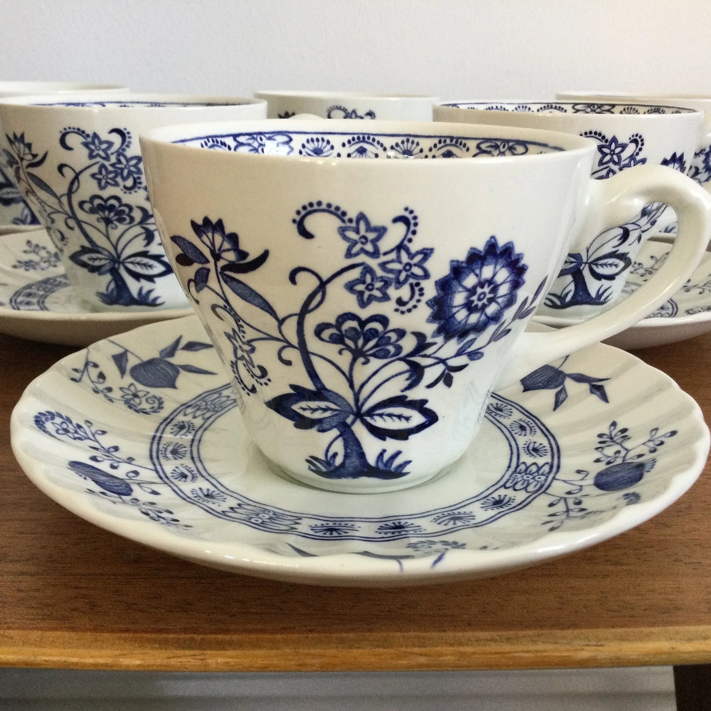 Set of 6 Vintage JG Meakin Blue Nordic Tea Cups & Saucers – 1960s Scandi Blue & White Retro – Hygge Folk Style – Inspired by Meissen Blue Onion Design