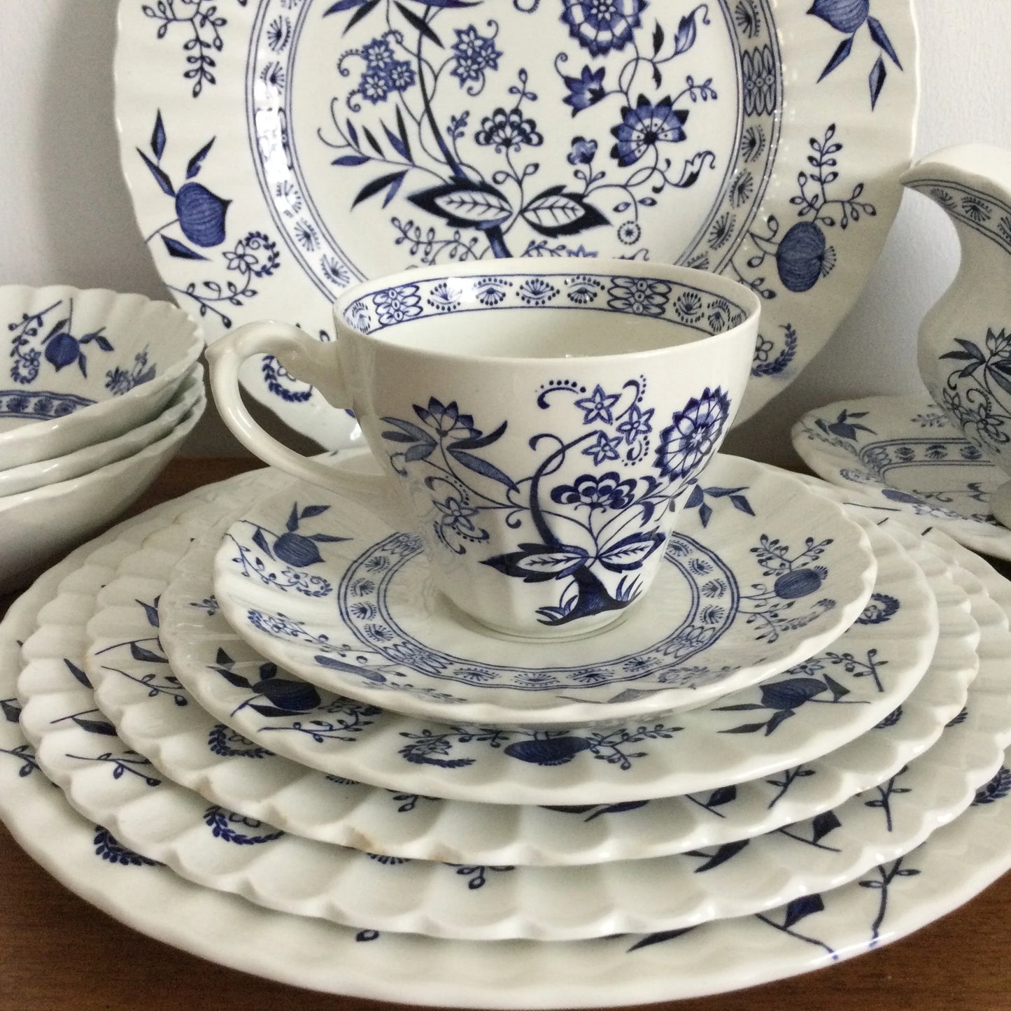 Set of 6 Vintage JG Meakin Blue Nordic Tea Cups & Saucers – 1960s Scandi Blue & White Retro – Hygge Folk Style – Inspired by Meissen Blue Onion Design