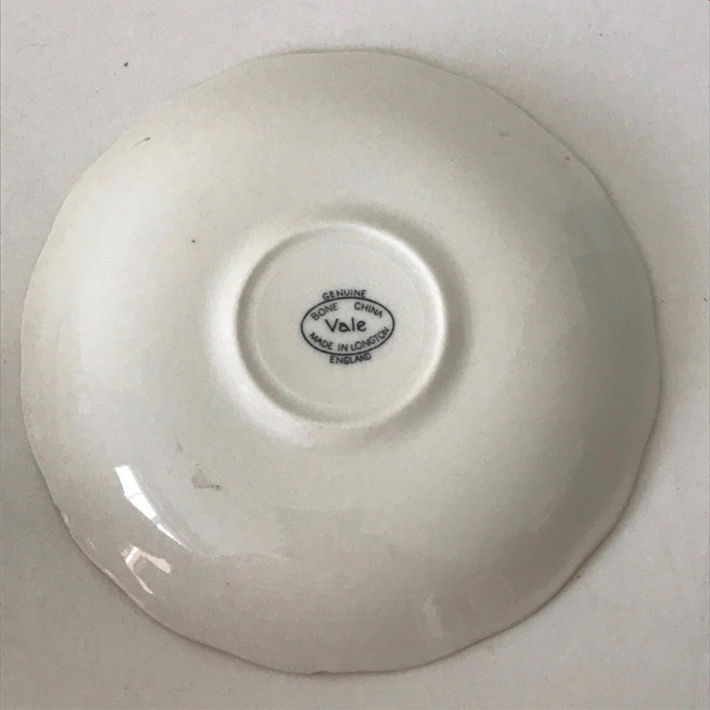 Spare Vintage Vale Bone China Saucer Floral pretty multicoloured flowers