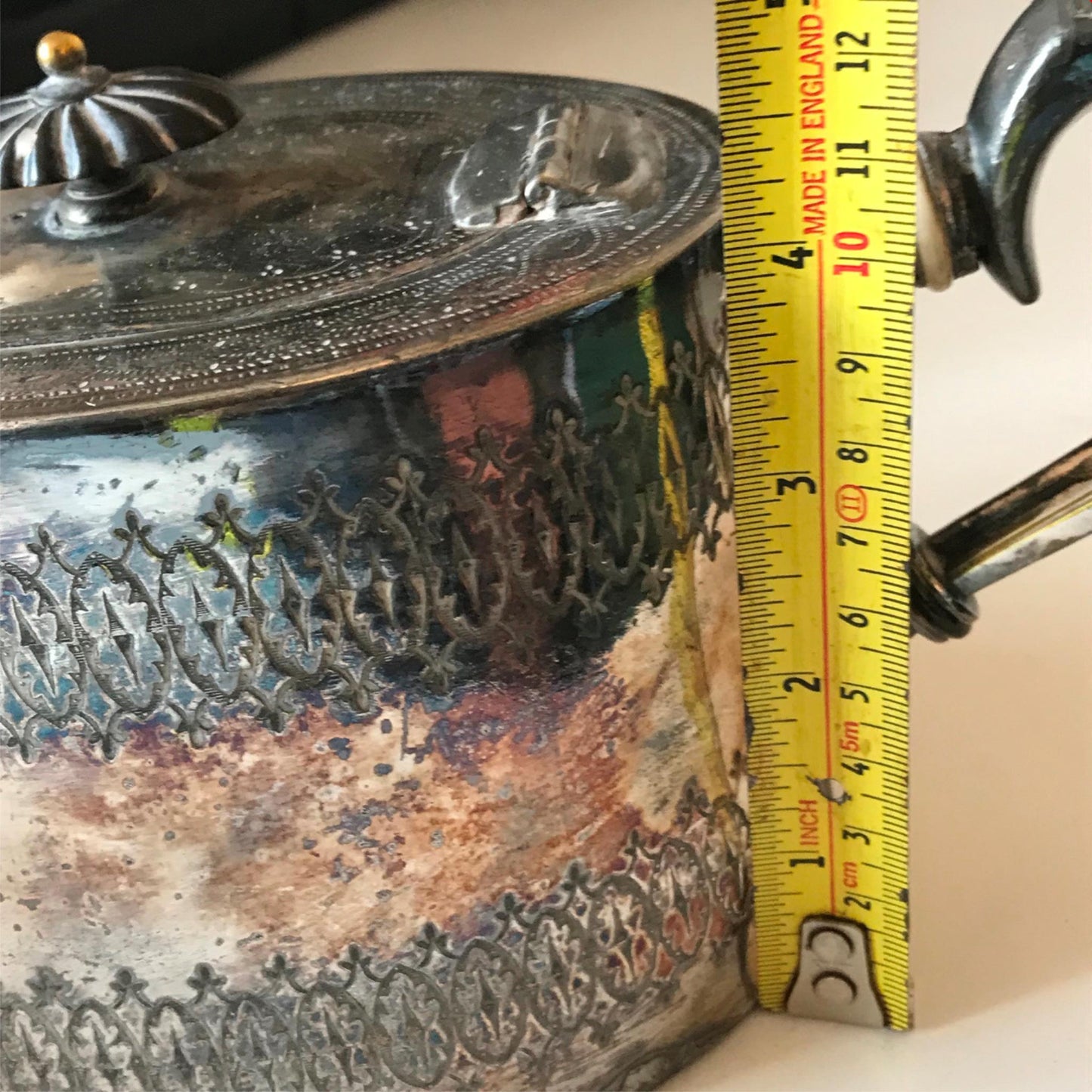 Beautiful vintage silver plated teapot. Unknown age and maker. Engraved. Elegant