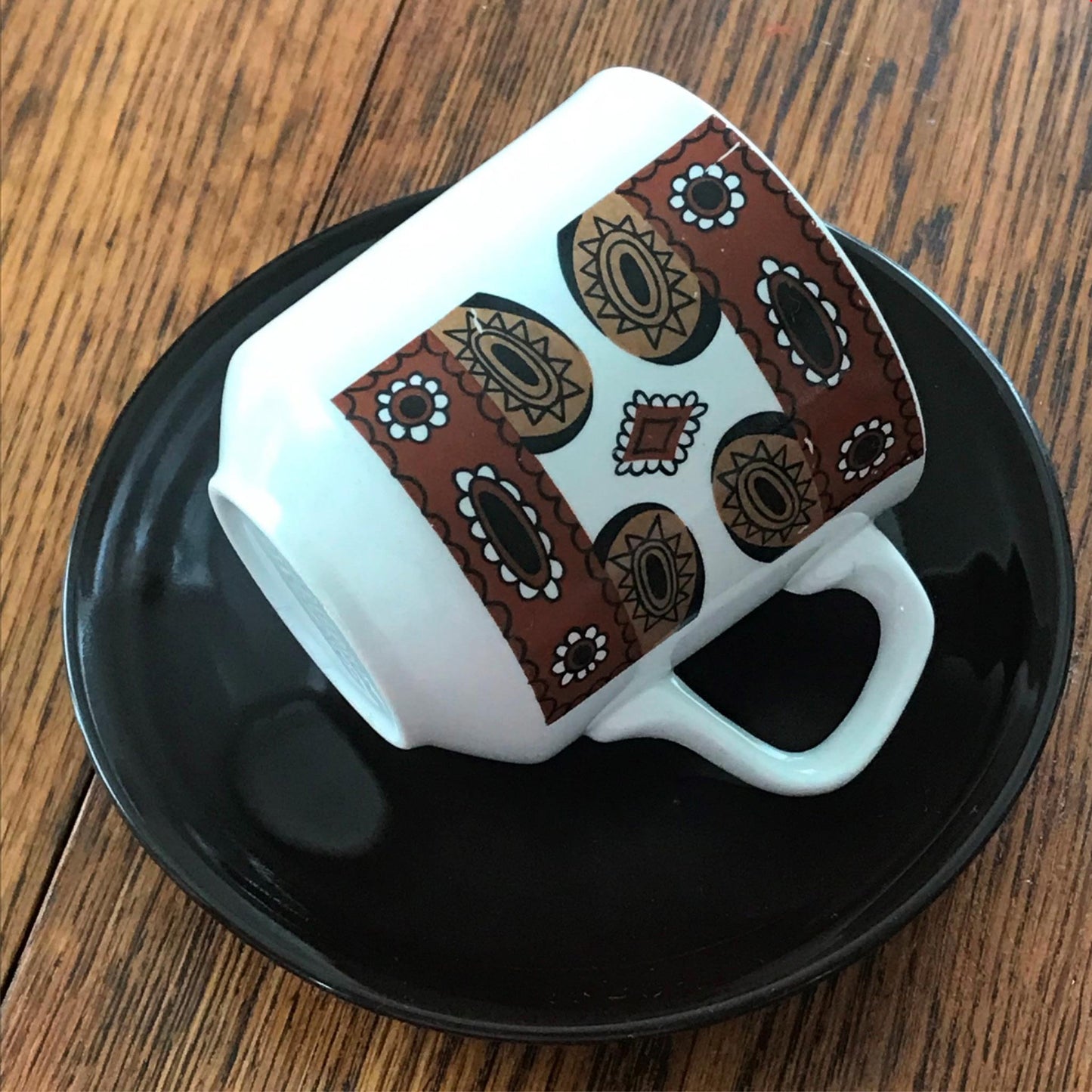 Superb Vintage Retro 1960s/1970s Cup & matching Saucer J&G Meakin MAORI pattern