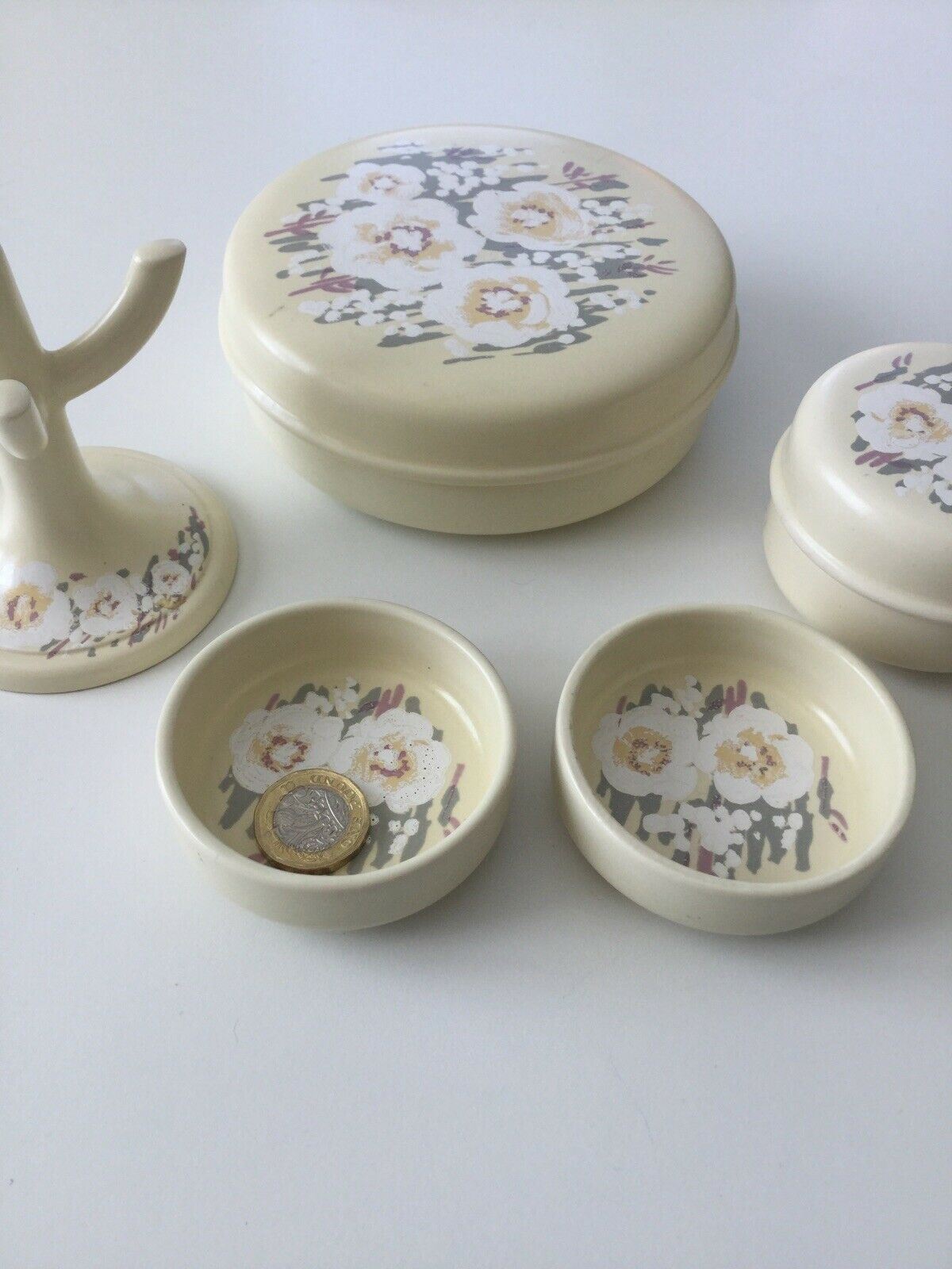 Vintage 1980s Vanity Set Hornsea Trinket Bowls & Ring Holder Dressing table set cream white green pastels
