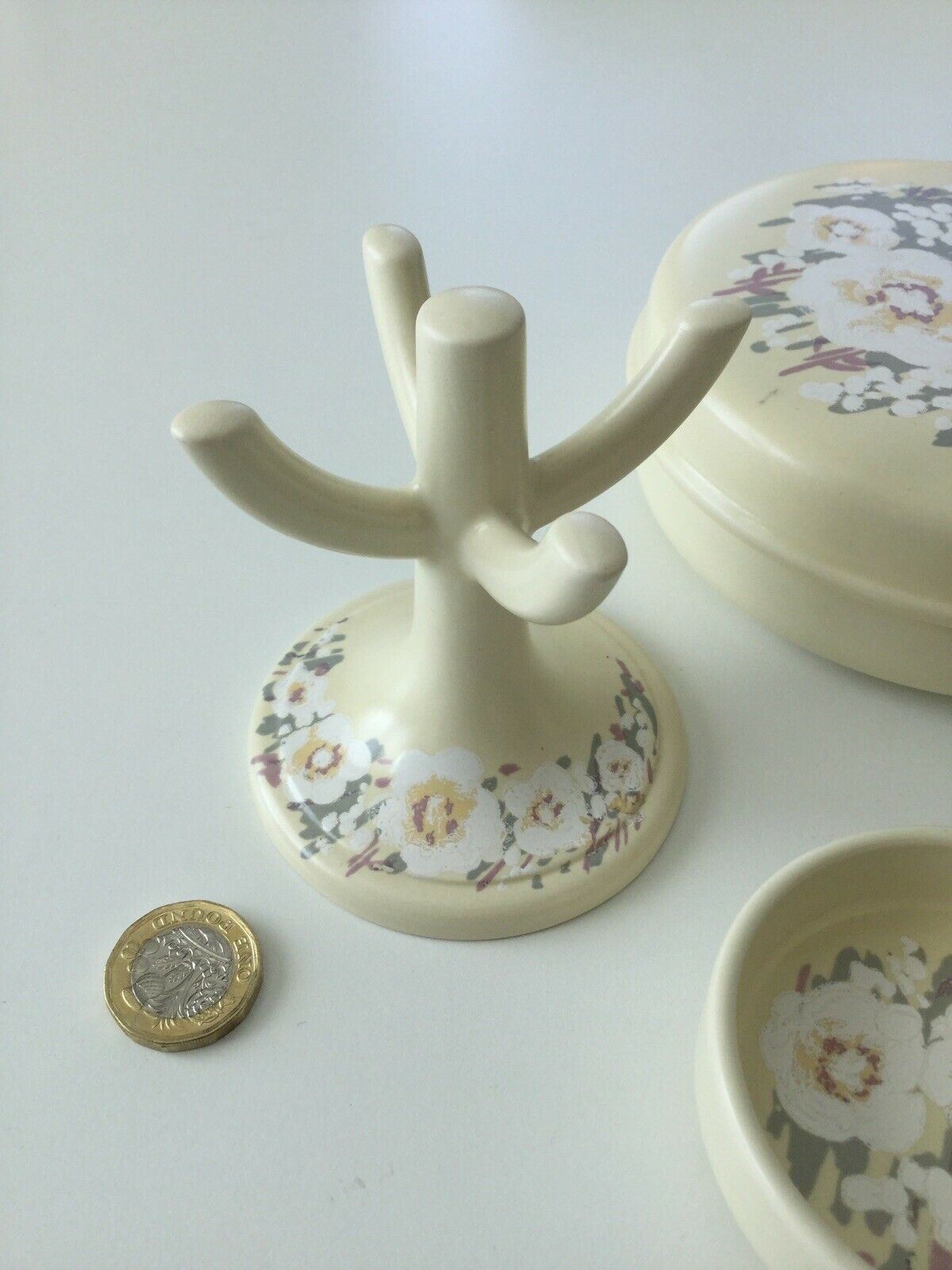 Vintage 1980s Vanity Set Hornsea Trinket Bowls & Ring Holder Dressing table set cream white green pastels