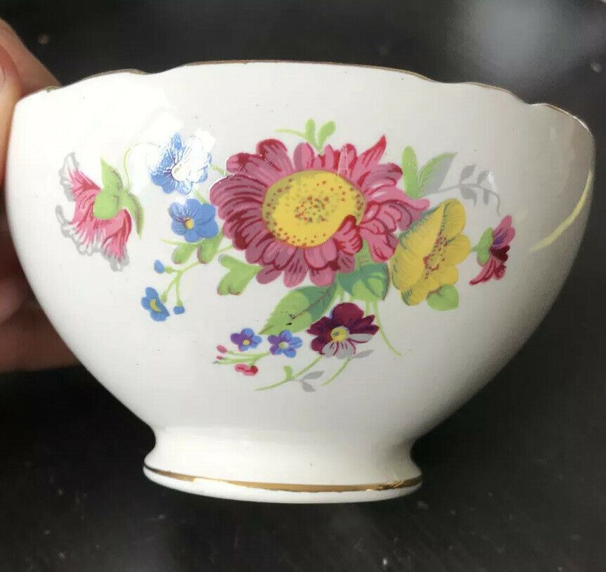 Pretty Vintage Royal Cauldon Sugar Bowl / Trinket Bowl . Pretty country style floral design.