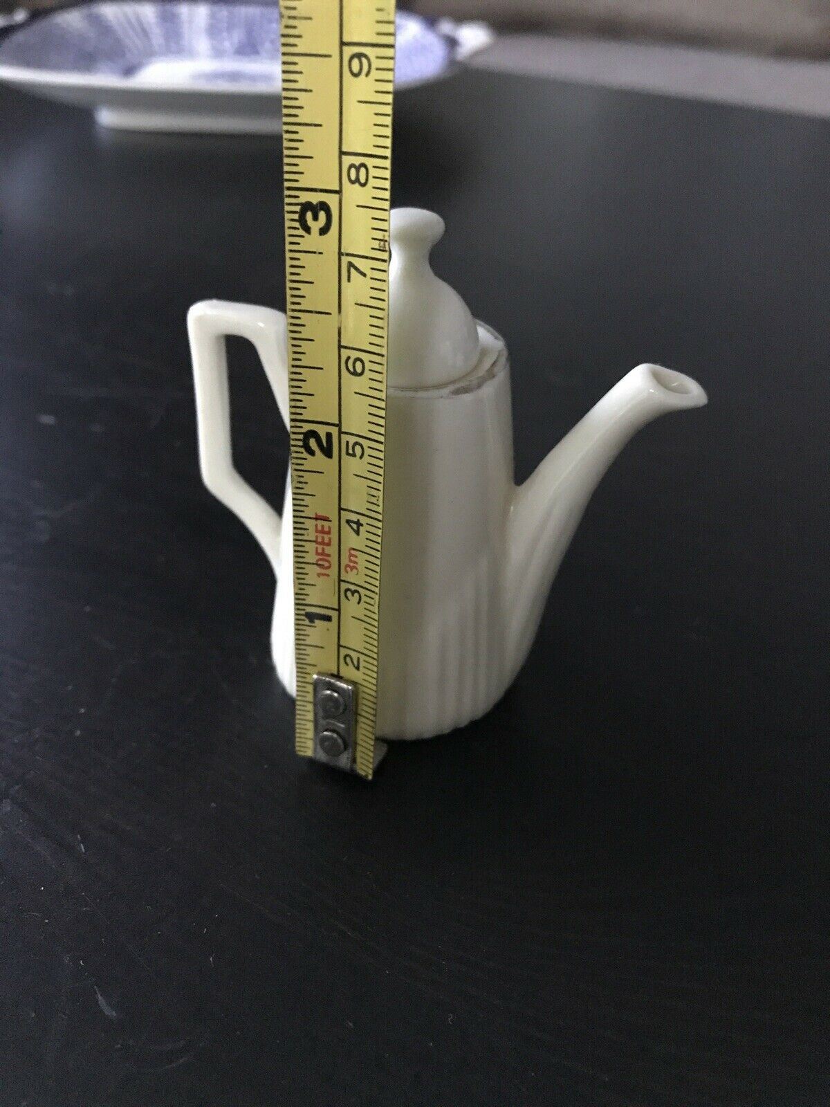The Dainty Ware Co. Miniature China Coffee Pot. City Of London Coat Of Arms. Souvenir.