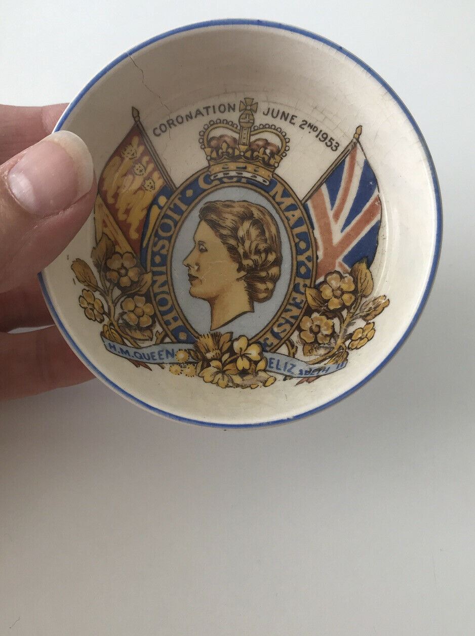 Queen Elizabeth Coronation Trinket Dish Bowl. 1953. Sandland Ware. Cracked