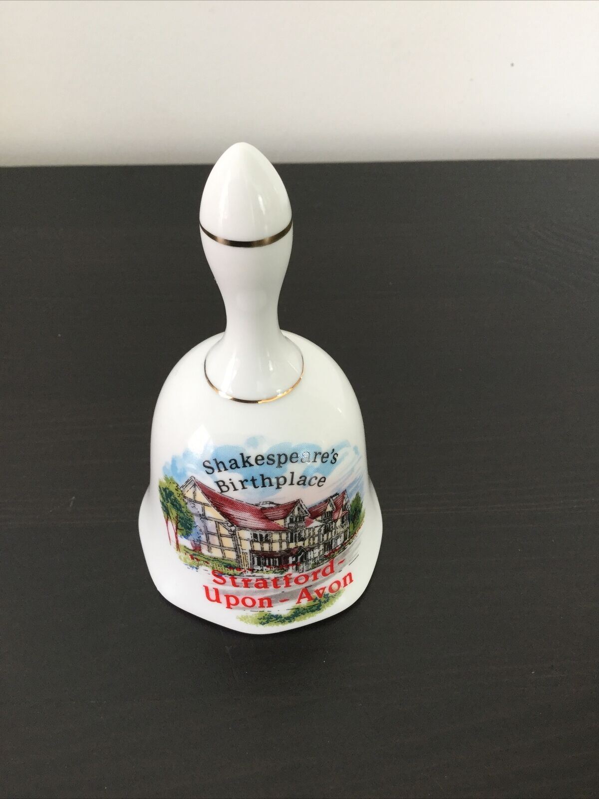 Shakespeare's Birthplace Stratford Upon Avon Souvenir. China Bell.