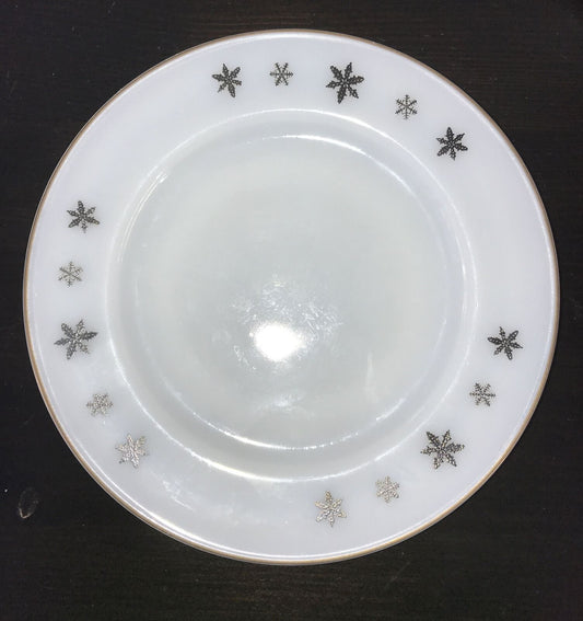 Vintage Pyrex JAJ Gaiety Snowflake Side Plate. Sold Singly. Christmas plate - retro Christmas