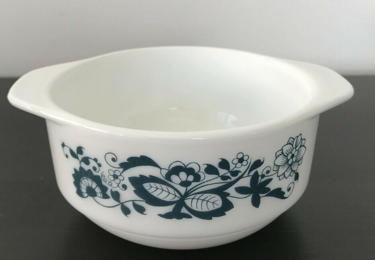 Pyrex 'Old Town' Soup Bowl / Small Casserole Dish - 4.5 Inch Diameter - Teal Green Blue - 1970s