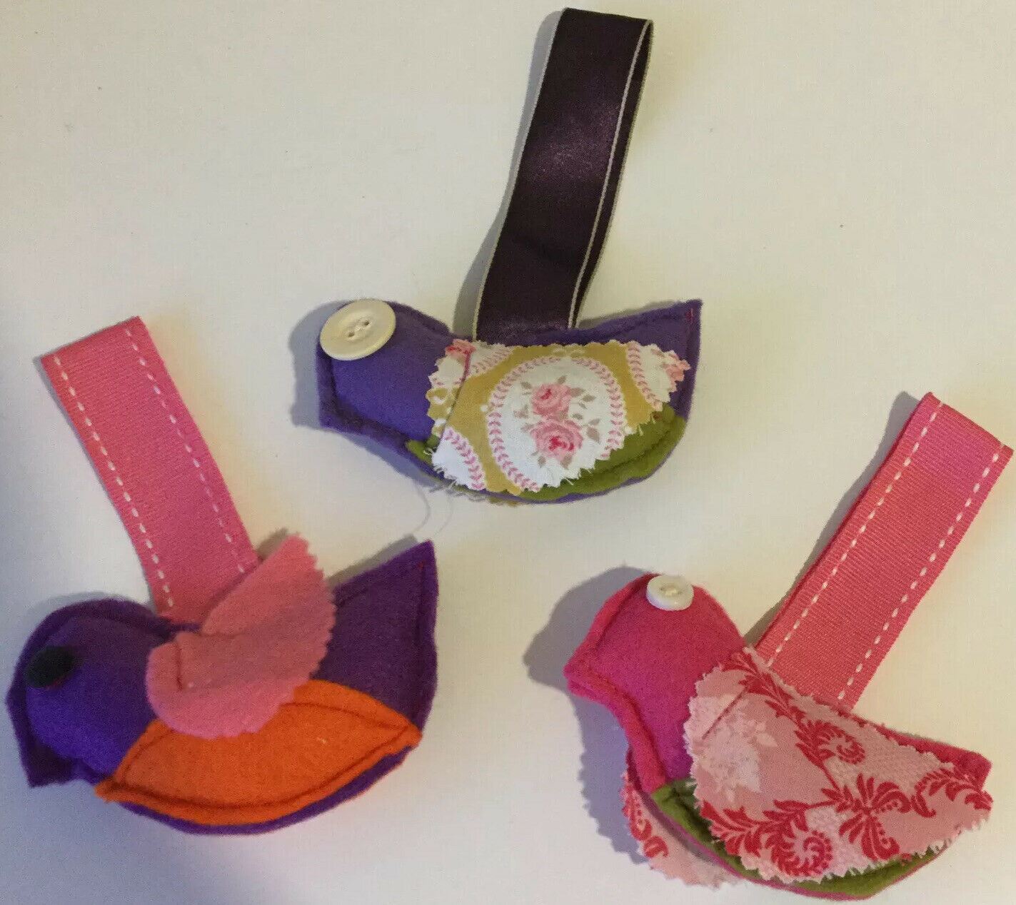 Set Of 3 Bright Felt Robin Christmas Hanging Decorations Handmade. Vintage Style