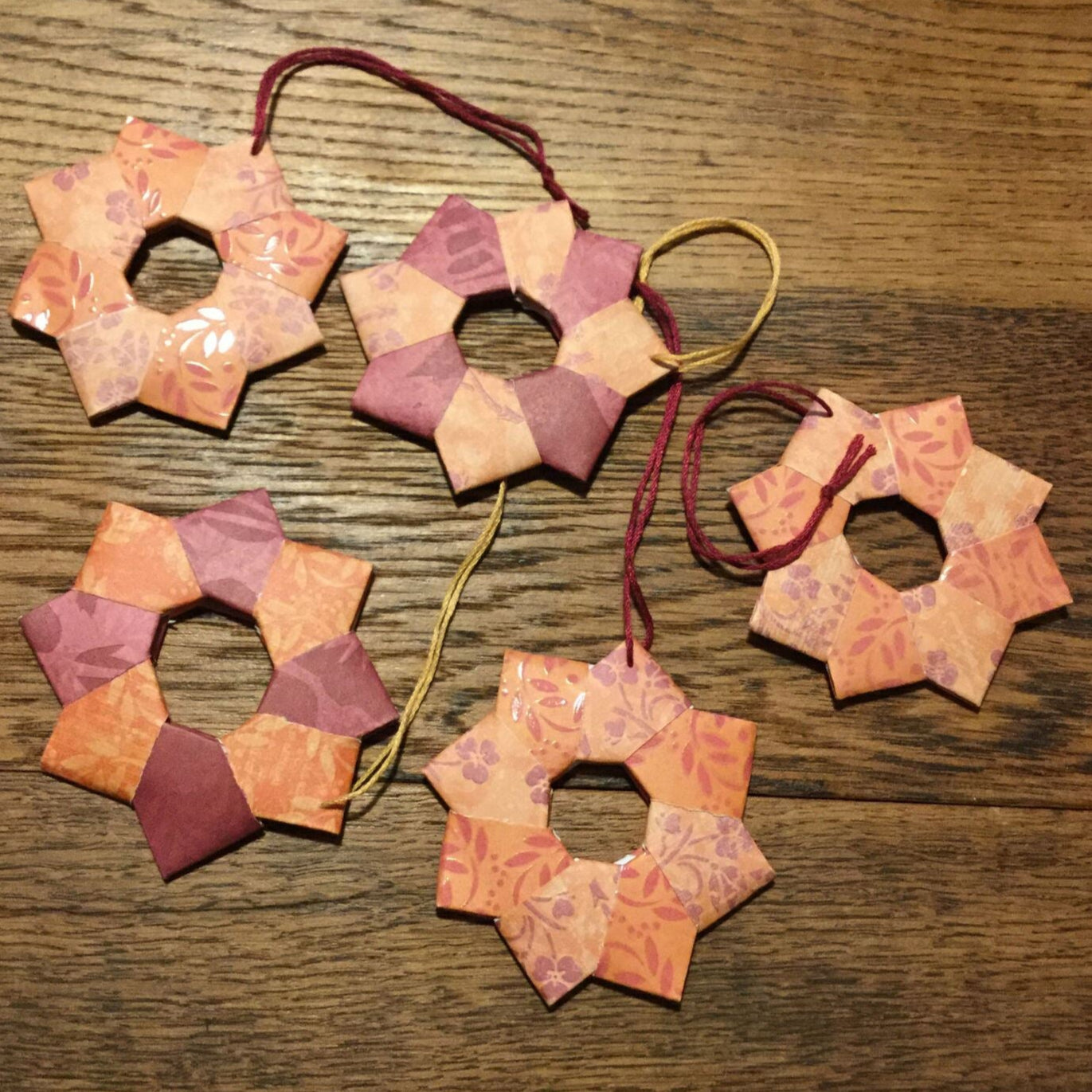 Set Of 5 Handmade Origami Star Tree Decorations / Baubles - Orange and Burgundy