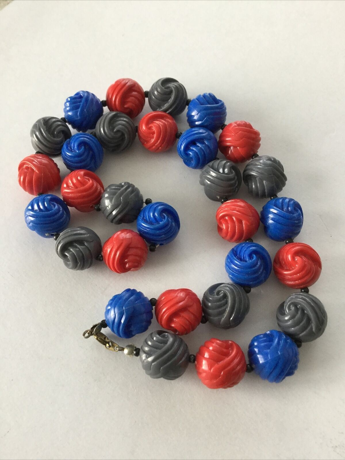 Vintage Plastic 50s 60s Chunky Bead Necklace. Red Blue Grey. Bright Kitsch Retro