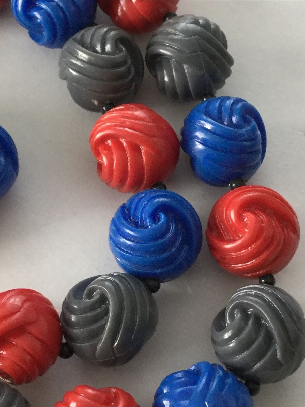 Vintage Plastic 50s 60s Chunky Bead Necklace. Red Blue Grey. Bright Kitsch Retro