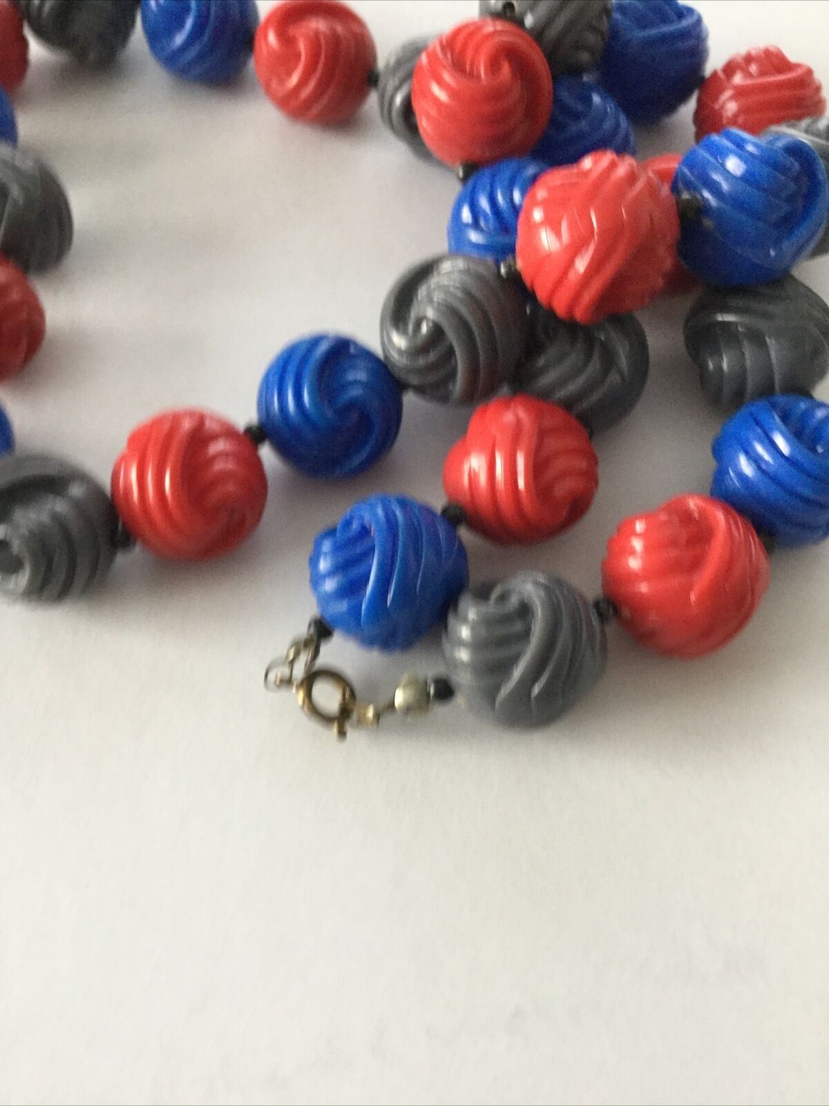 Vintage Plastic 50s 60s Chunky Bead Necklace. Red Blue Grey. Bright Kitsch Retro