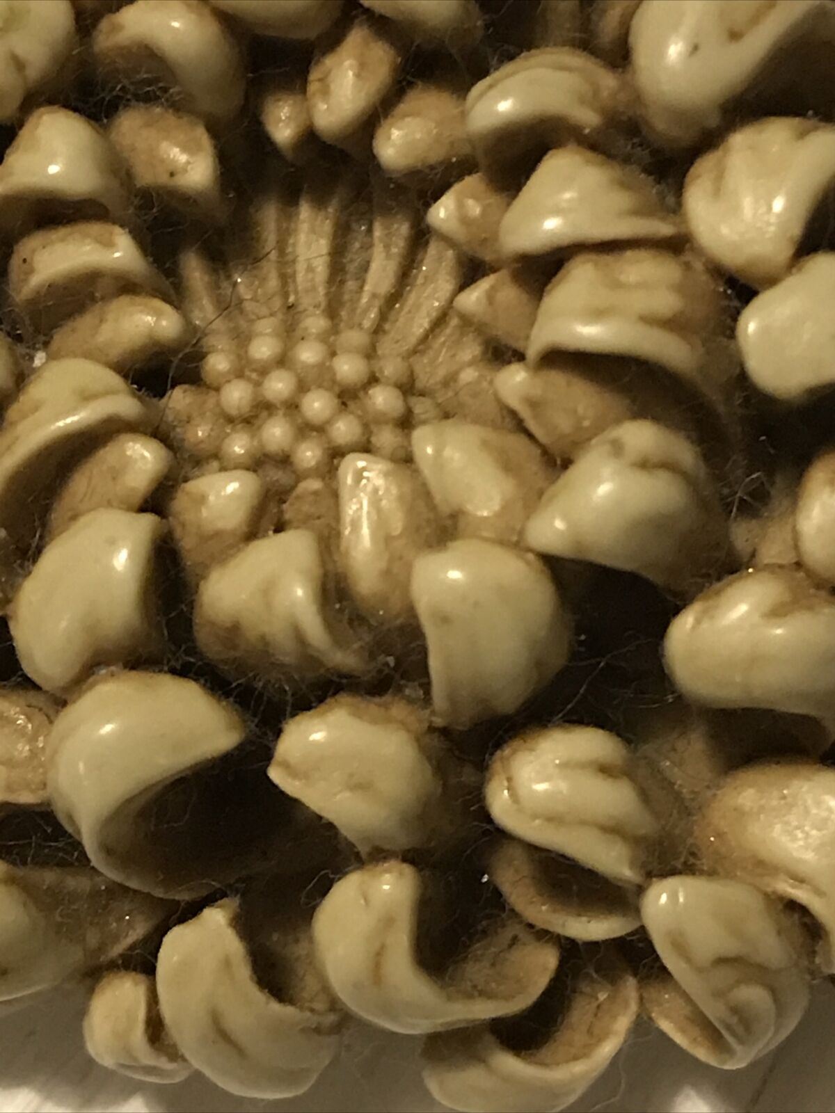 VINTAGE BROOCH Resin/early Plastic. Large Flower Chrysanthemum. 3D. Sculptural.