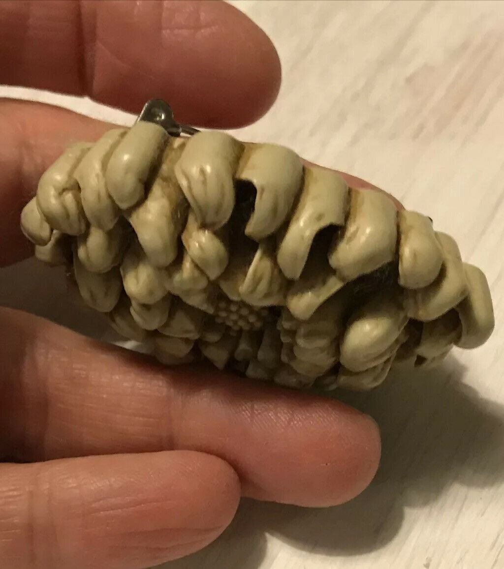 VINTAGE BROOCH Resin/early Plastic. Large Flower Chrysanthemum. 3D. Sculptural.