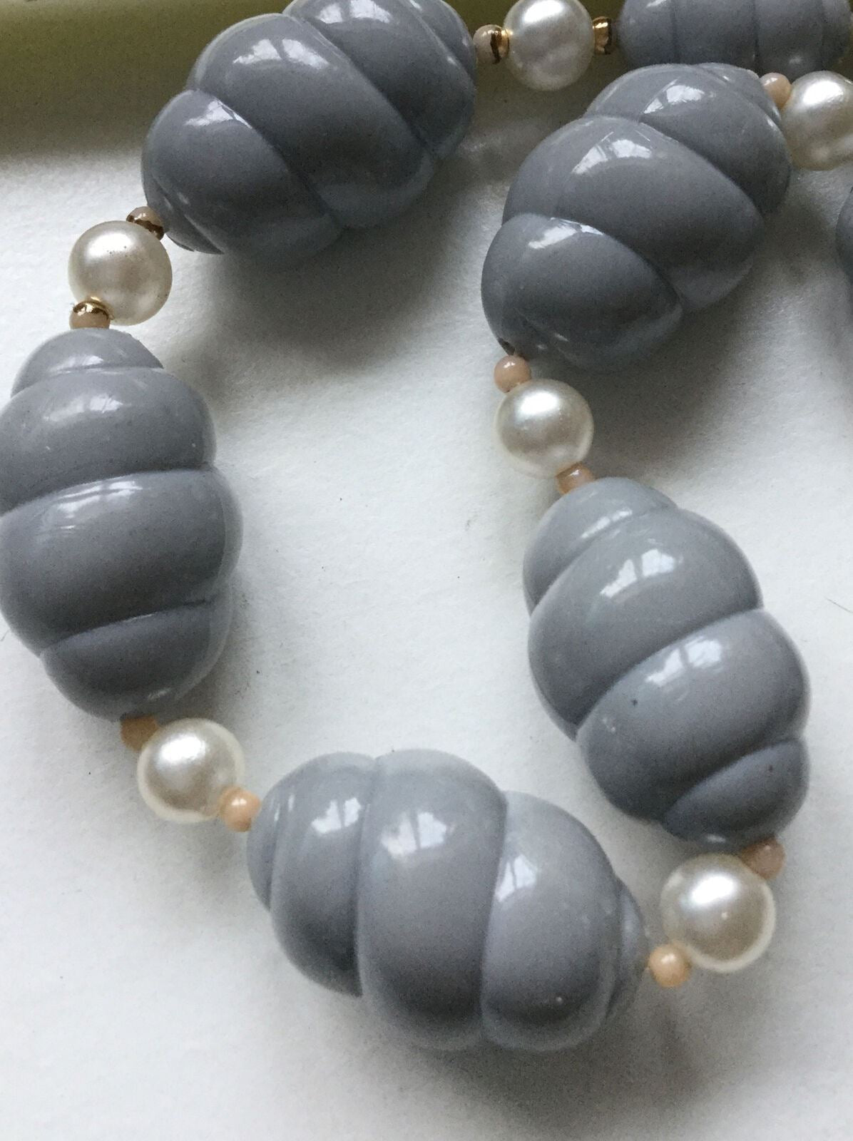 Vintage Retro Grey Plastic Bead Necklace Graduated Simulated Pearls Chunky Bold