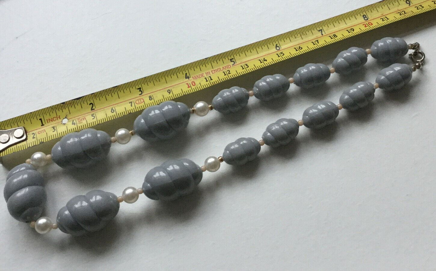 Vintage Retro Grey Plastic Bead Necklace Graduated Simulated Pearls Chunky Bold