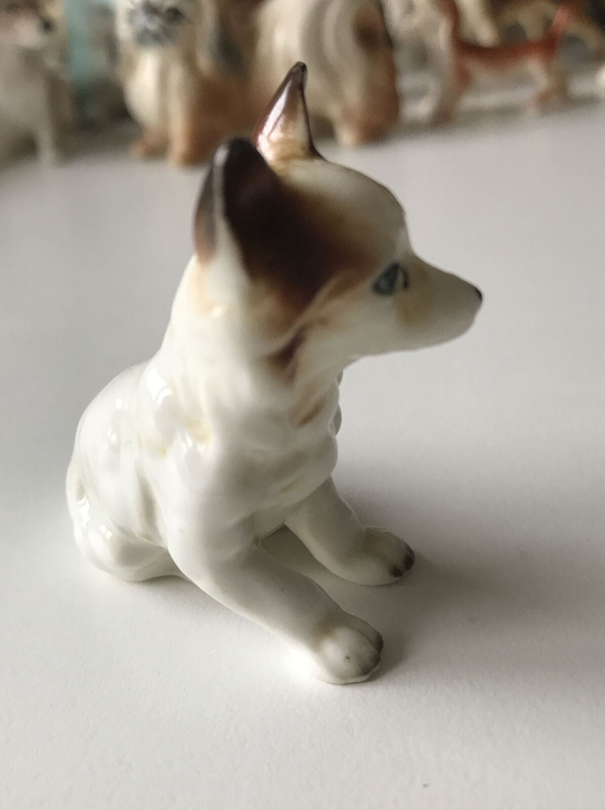 Sweet Little Chihuahua Dog Ornament Figurine. Vintage. 5cm High. White With Brown Ears
