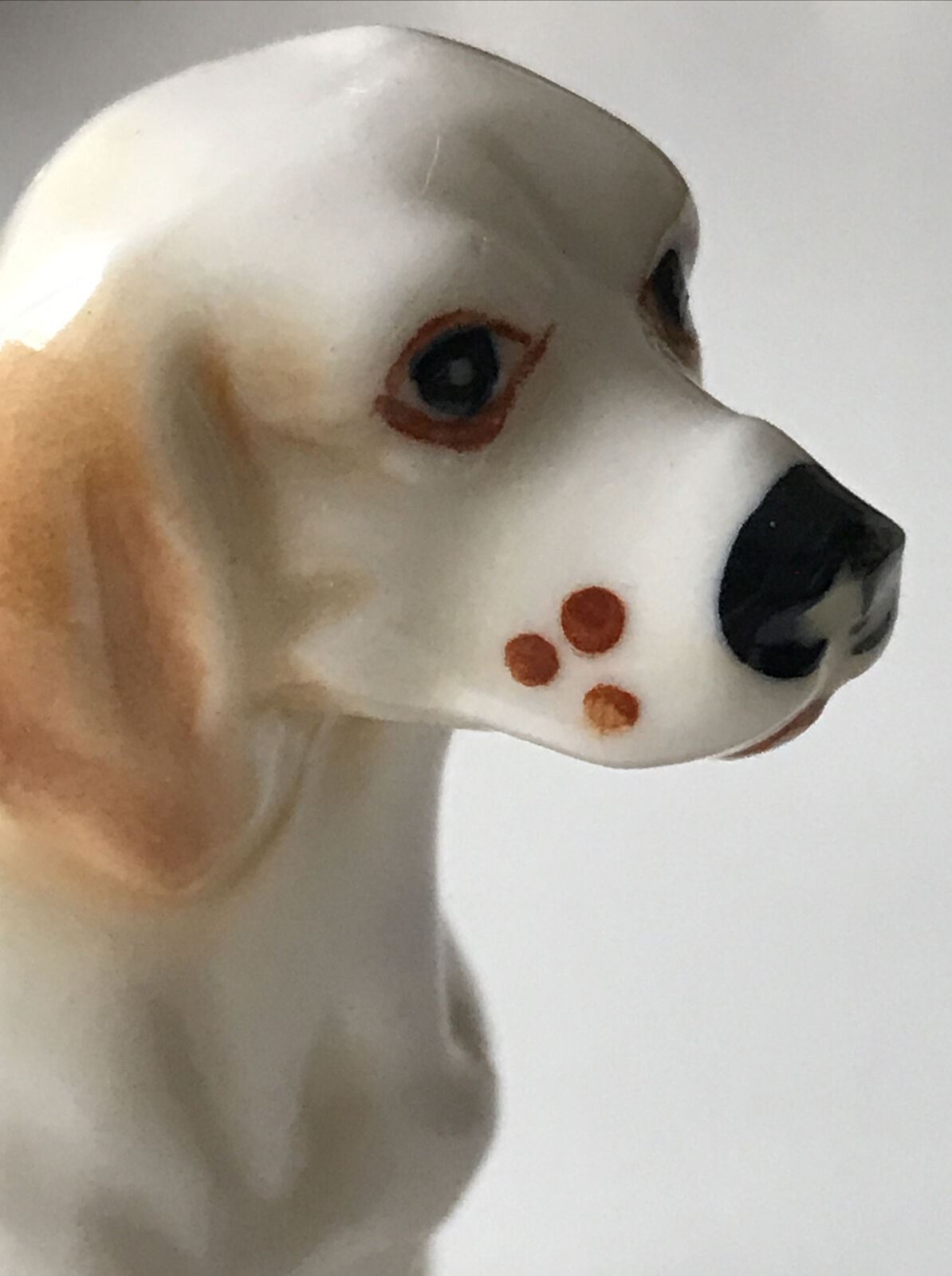 Spaniel / Hound Dog Ornament. Brown And White. Sitting. Approx 7cm High.