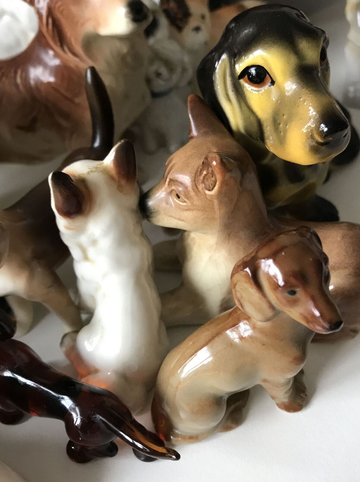 Spaniel / Hound Dog Ornament. Brown And White. Sitting. Approx 7cm High.