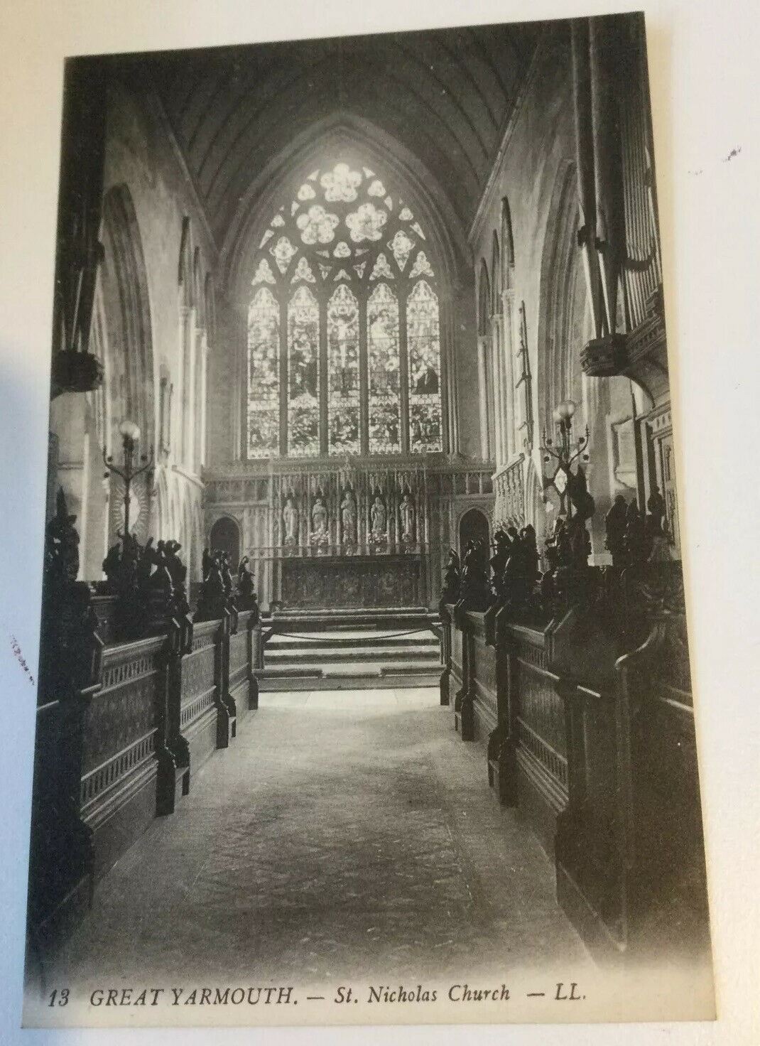 Vintage Postcard St Nicholas Church Great Yarmouth Unposted. 13 L.L Black & Whit