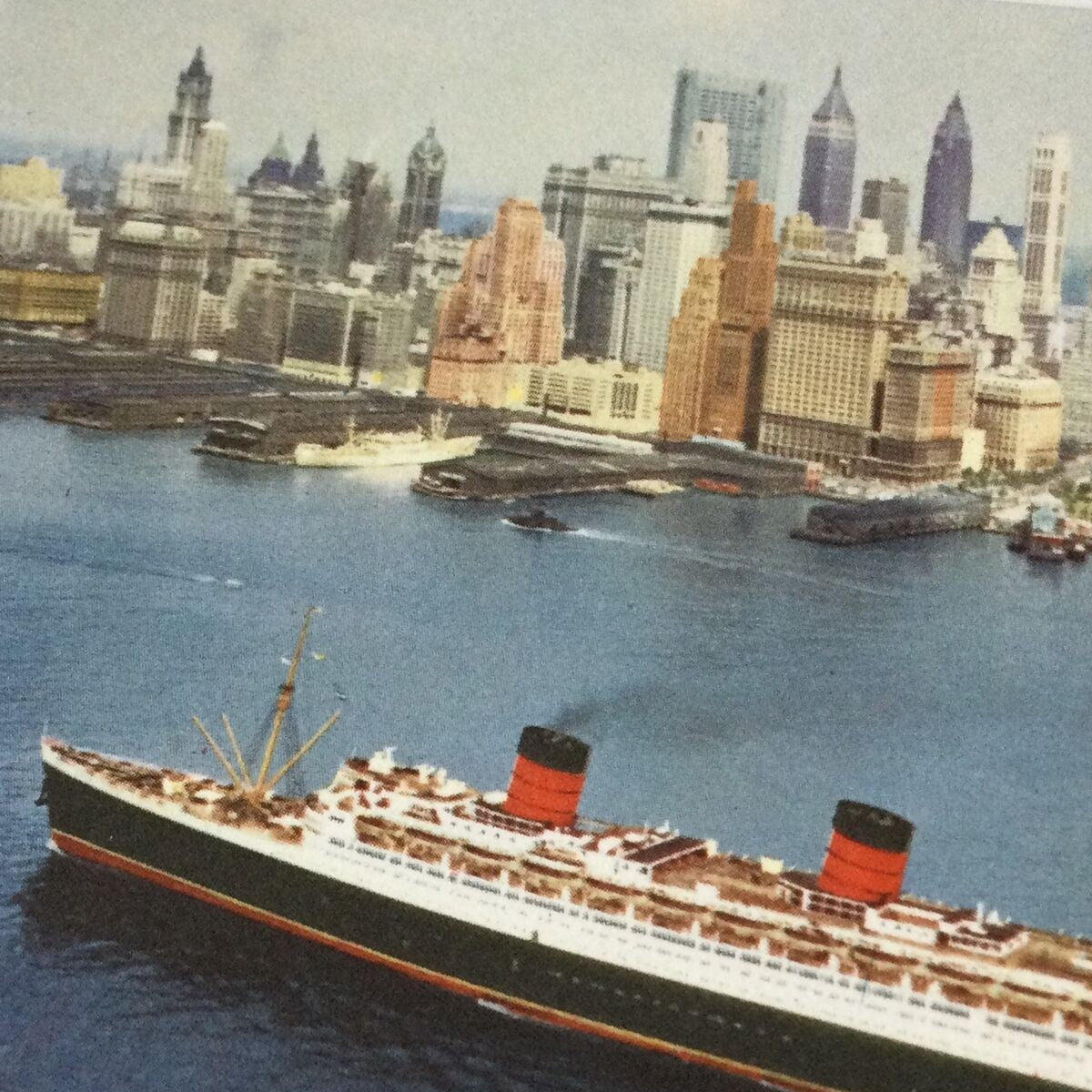 Vintage Postcard Cunard RMS Queen Elizabeth Cruise Boat NYC New York Skyline