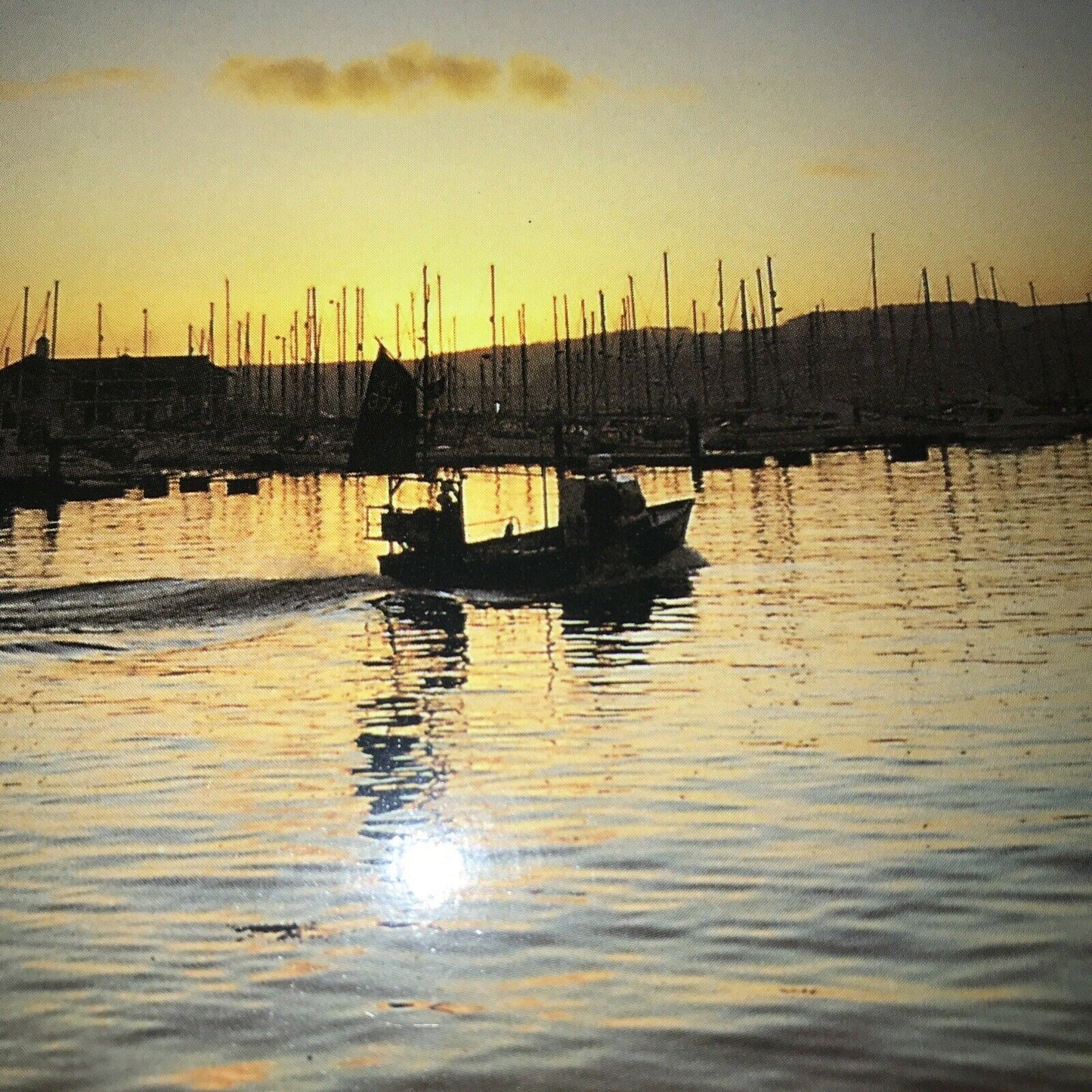 Postcard Plymouth Devon. Putting to Sea. Passing Queen Anne’s Battery. Sunset Sunrise. Unposted