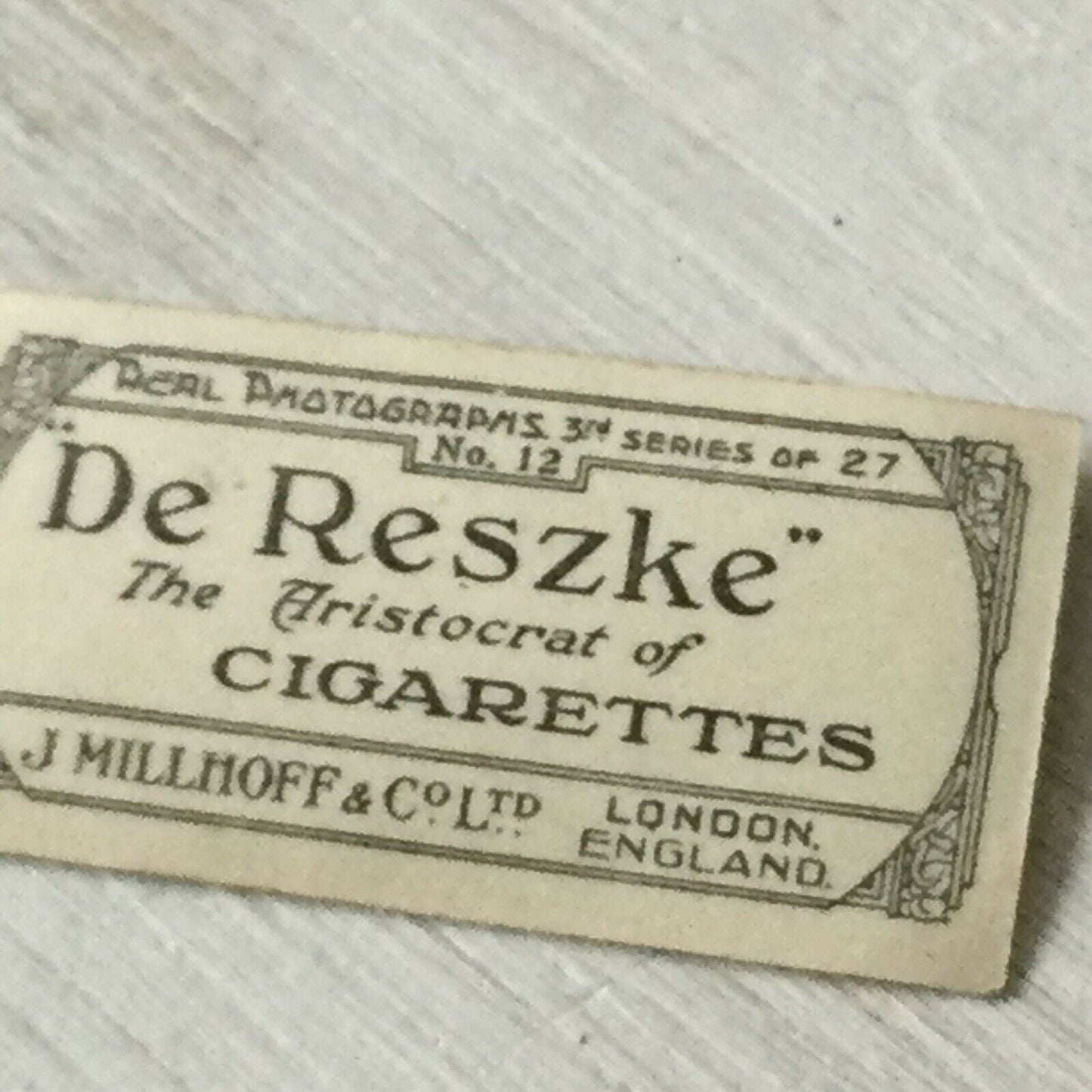 De Reszke Cigarette Card Series 3 no.12 I’ll go & eat worms spaniel puppy photo