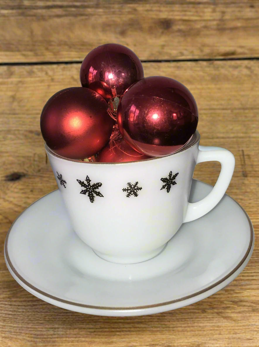 Vintage Pyrex JAJ Gaiety Snowflake Tea Cup And Saucer. Great For Christmas - Grey and White