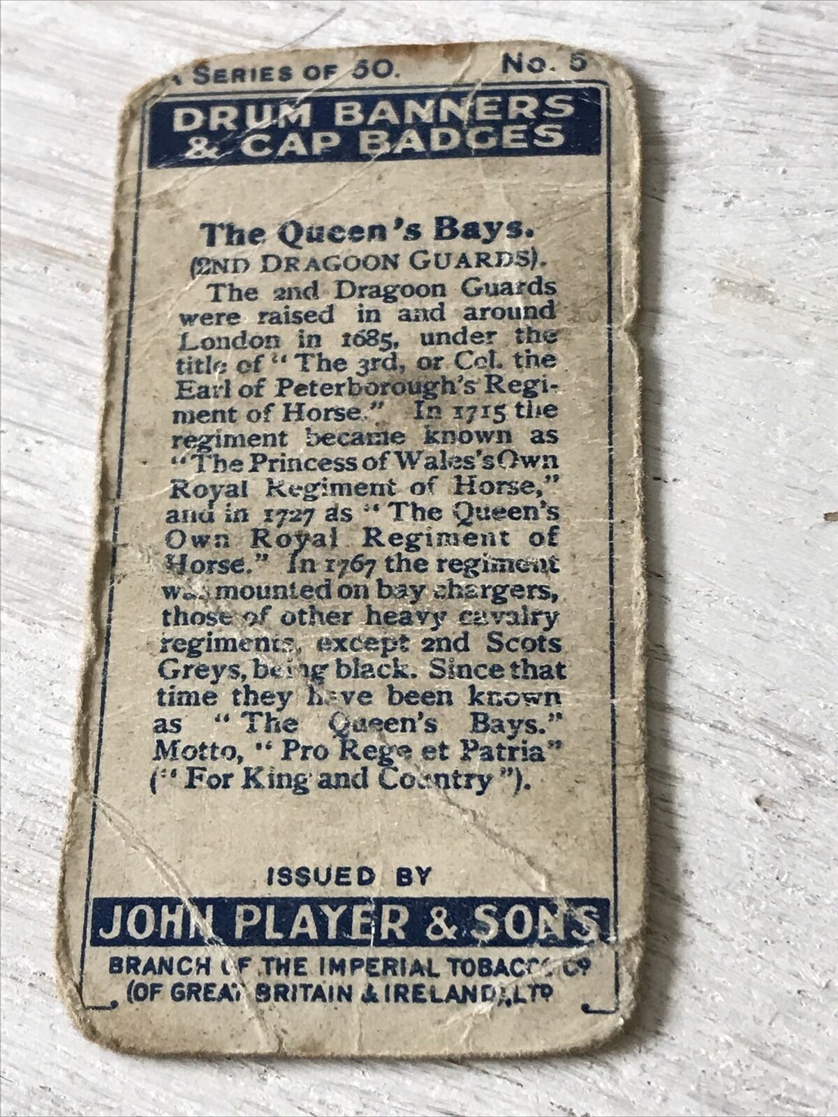 Players Cigarette Card Drum Banners & Cap Badges 5 Queen’s Bays 2nd Dragoon 1920s 1924