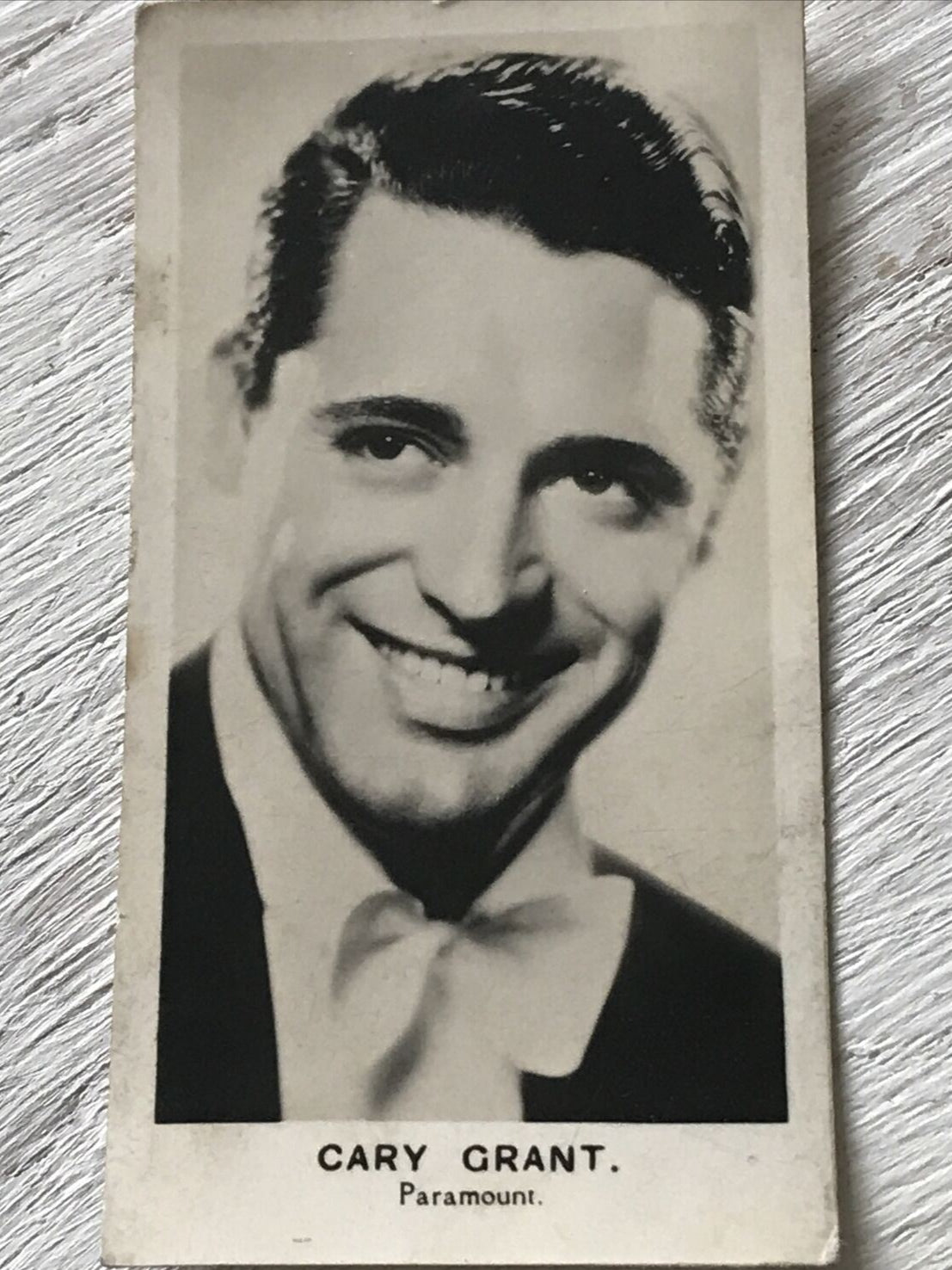 Chairman Juniors Cigarette Card - Film Stars - No. 51 Cary Grant - Memorabilia - Paramount
