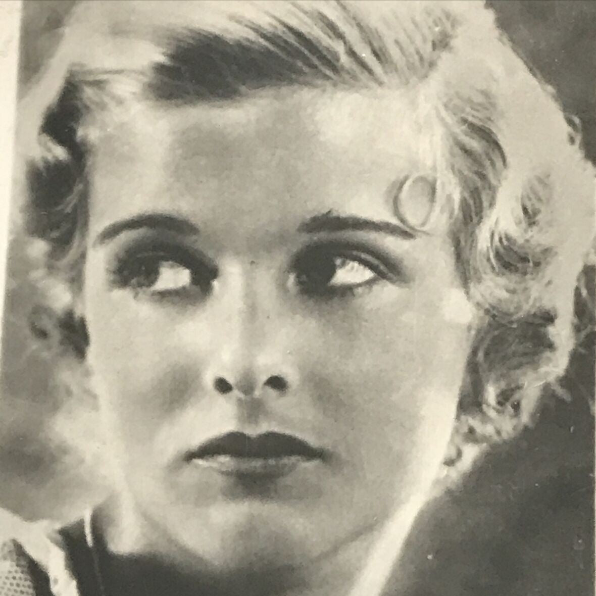 Chairman Juniors Cigarette Card - Film Stars - No. 24 Joan Bennett Photo - Little Women - Bulldog Drummond
