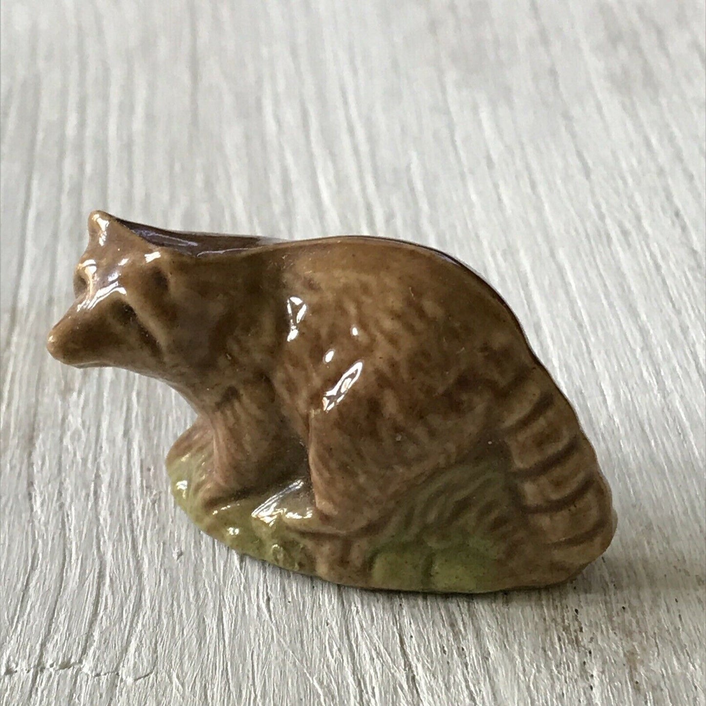 Wade Whimsie Raccoon 🦝. Tiny Ornament Ceramic Cute Retro Vintage. 1970s 1980s animal figurine.