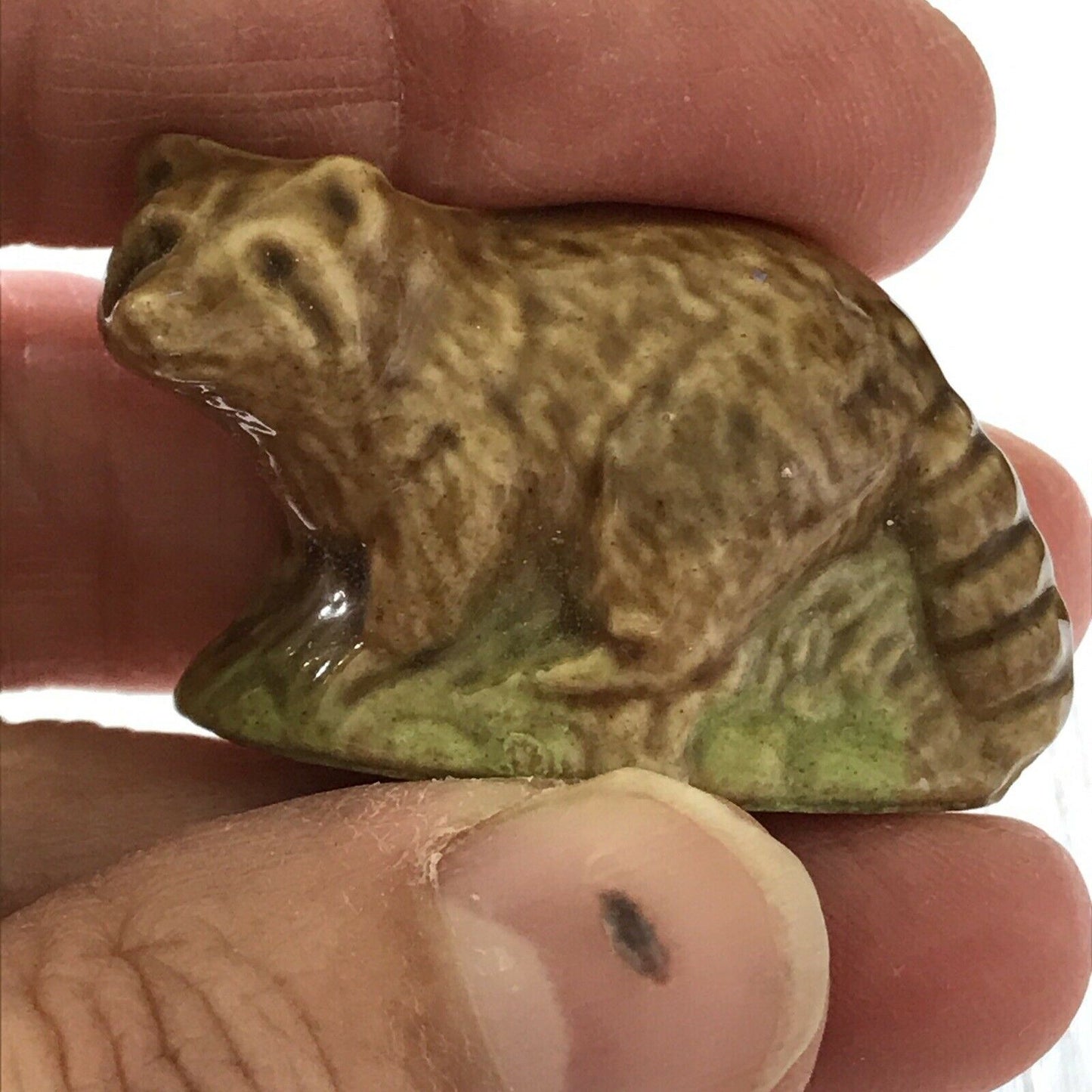 Wade Whimsie Raccoon 🦝. Tiny Ornament Ceramic Cute Retro Vintage. 1970s 1980s animal figurine.