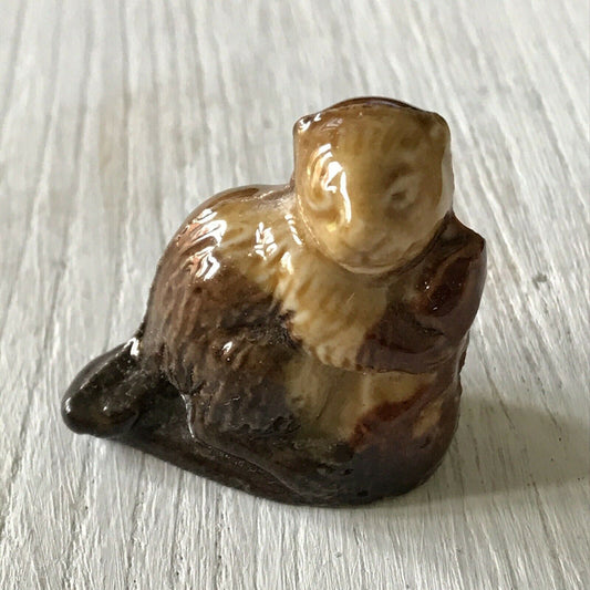 Wade Whimsie Beaver 🦫 Tiny Ornament Ceramic Cute Retro Vintage