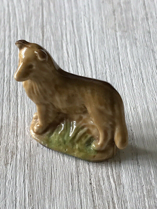 Wade Whimsie Collie Dog Tiny Ornament Ceramic Cute Retro Vintage. 1970s / 80s.
