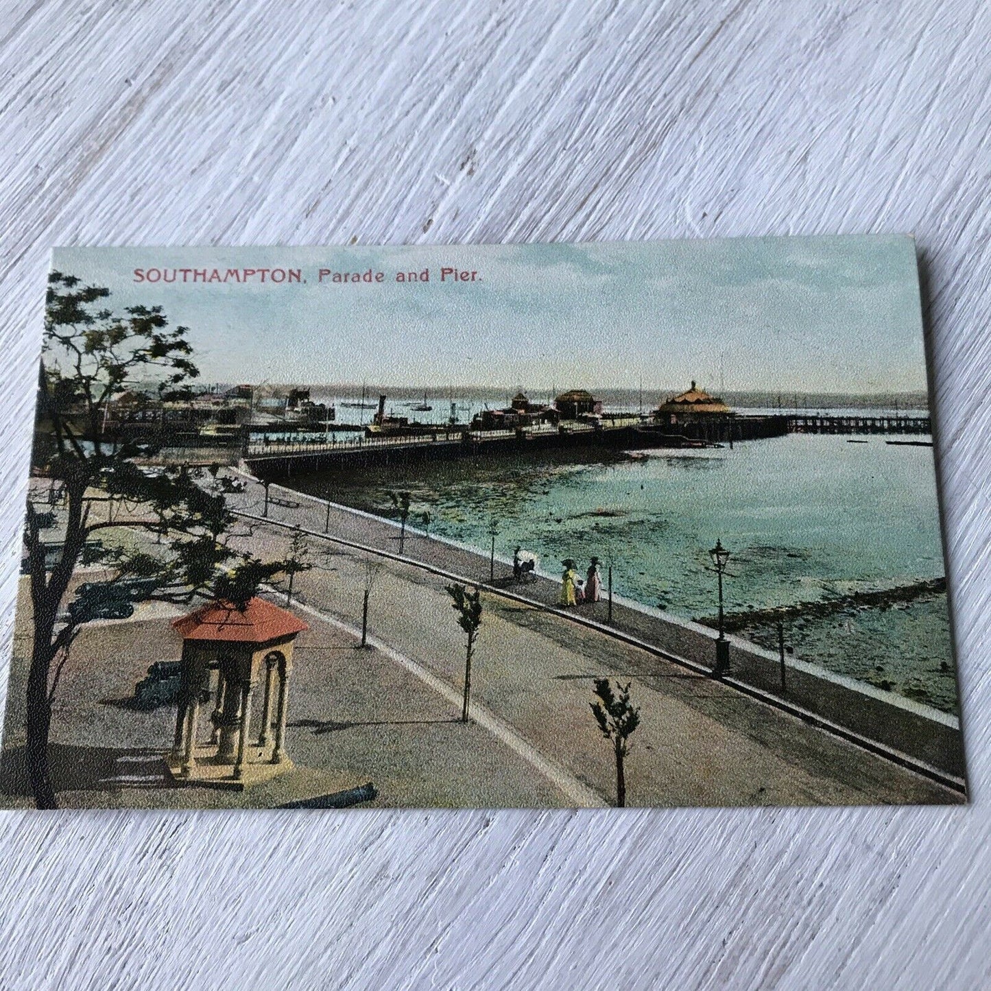 Vintage Postcard Tinted - ENGLAND - Southampton Parade & Pier Sea Promenade
